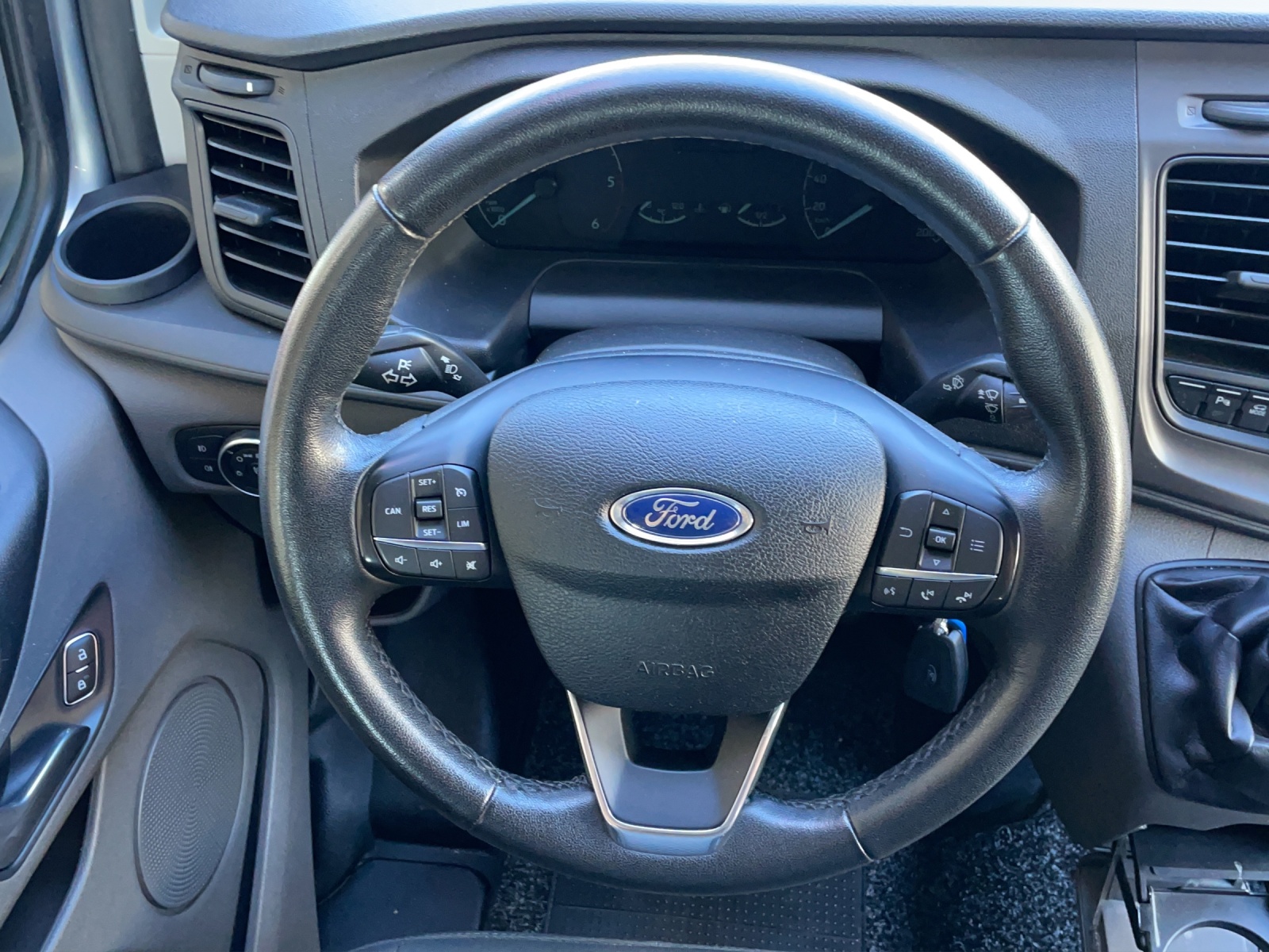 FORD Transit C Kombi 320 L1 2.0 TDCi 130 Trend-image-8