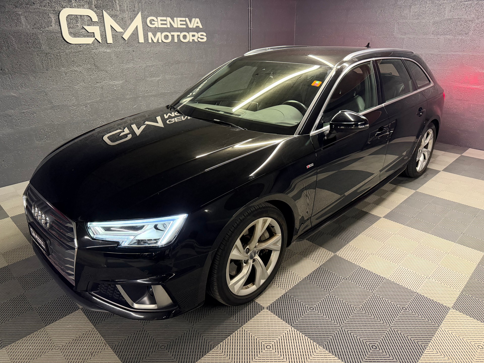 AUDI A4 Avant 45 TFSI S-tronic quattro