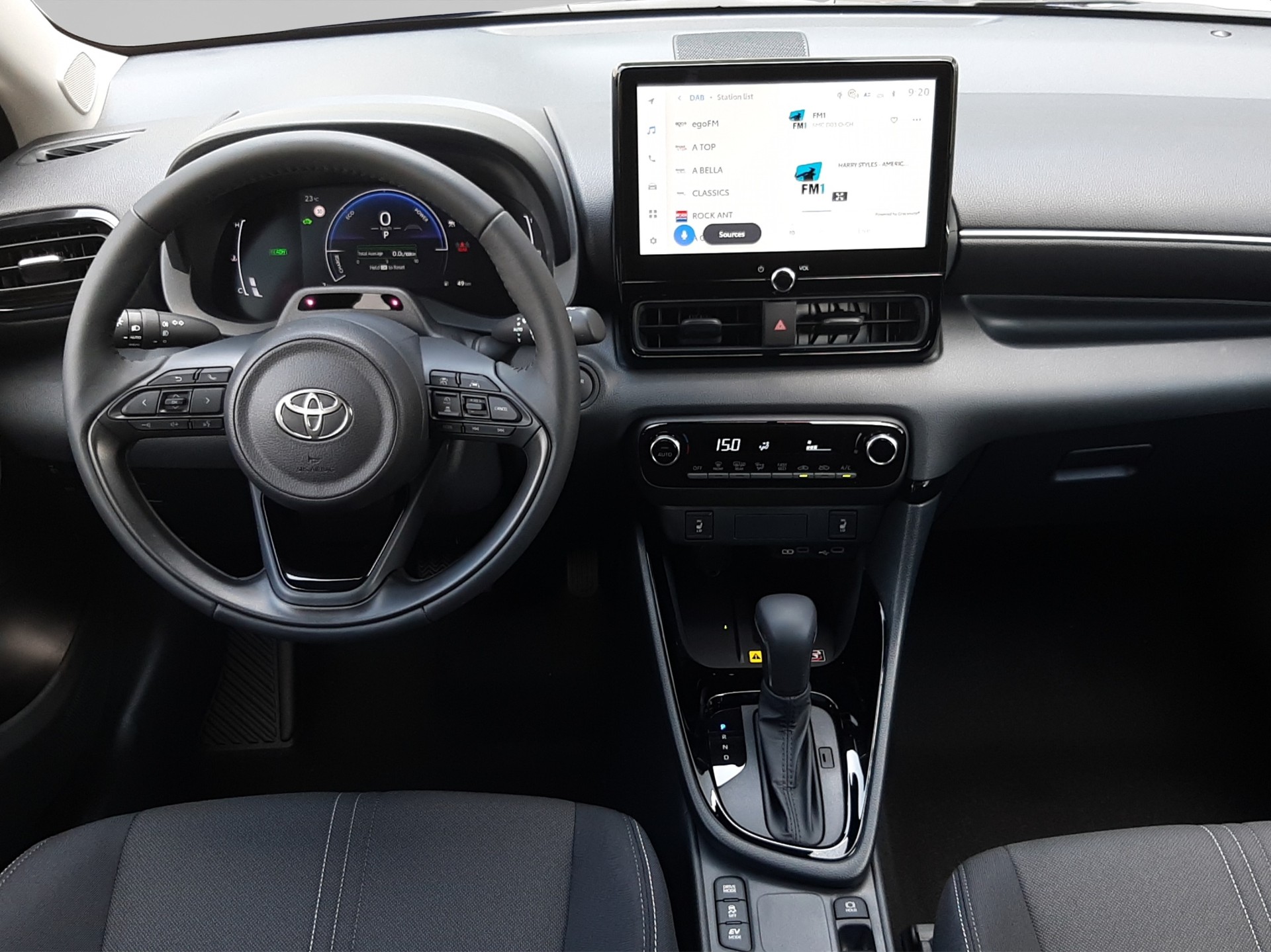 TOYOTA Yaris 1.5 VVT-i HSD Trend-image-11