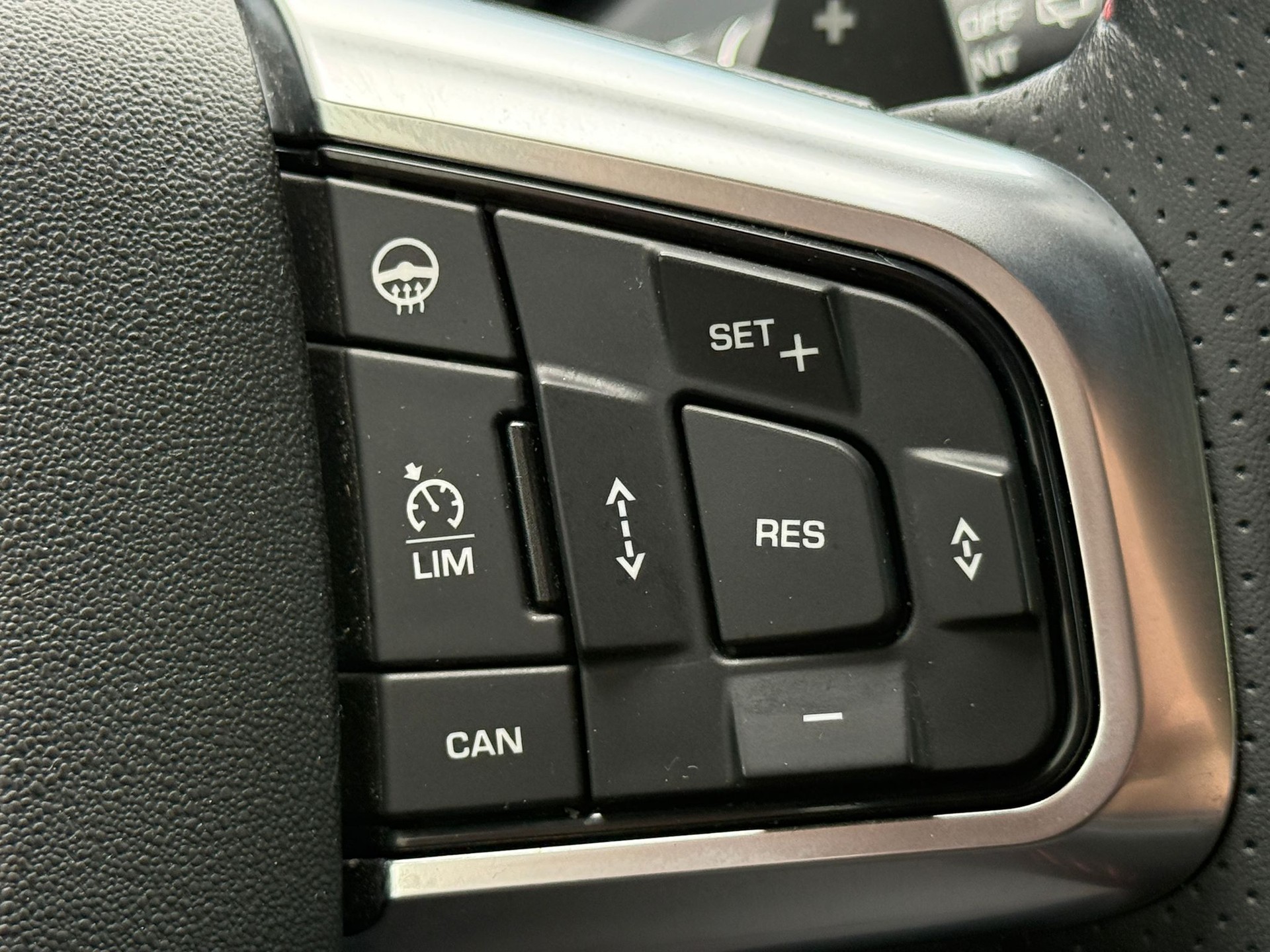 LAND ROVER Discovery Sport 2.0 Si4 290 Dynamic-image-19