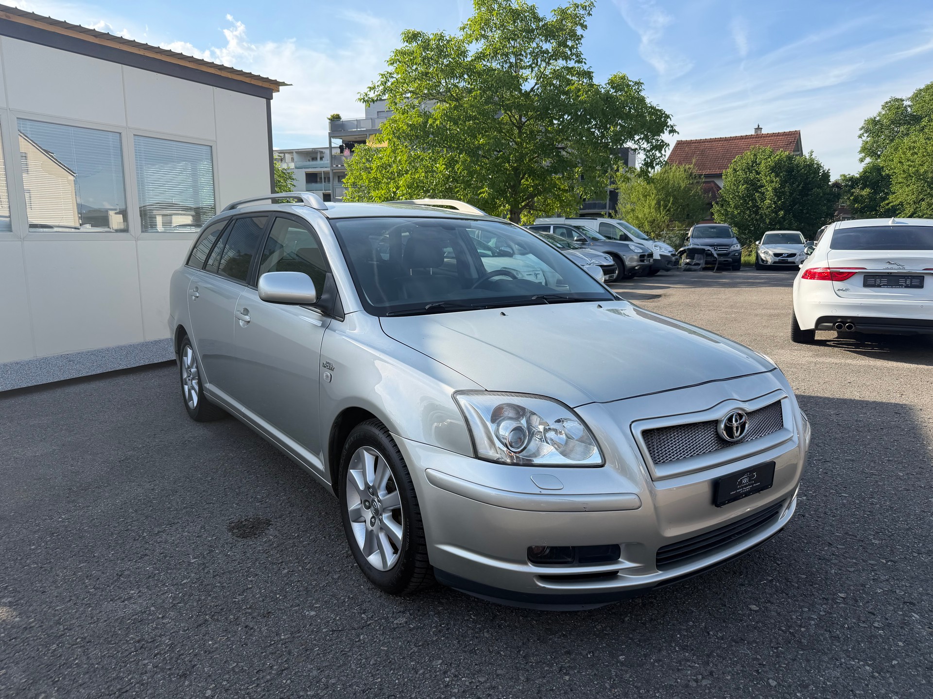 TOYOTA Avensis 2.2D-4 D CleanPower Linea Sol Sportswagon-image-1