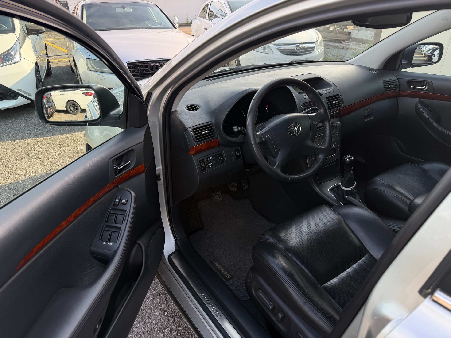 TOYOTA Avensis 2.2D-4 D CleanPower Linea Sol Sportswagon-image-7