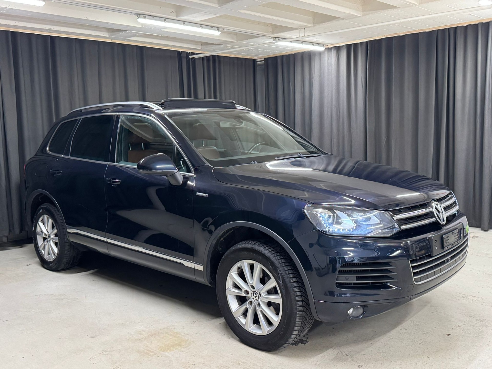 VW Touareg 3.0 TDI BlueMotion Technology Tiptronic-image-1