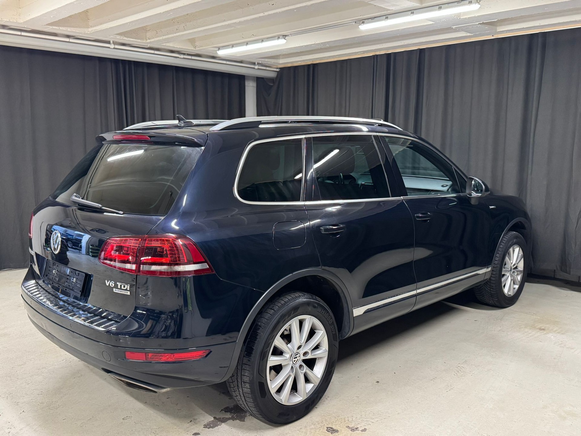 VW Touareg 3.0 TDI BlueMotion Technology Tiptronic-image-4
