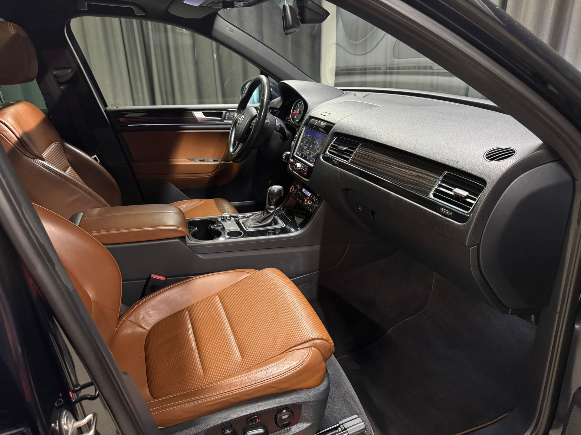 VW Touareg 3.0 TDI BlueMotion Technology Tiptronic-image-14