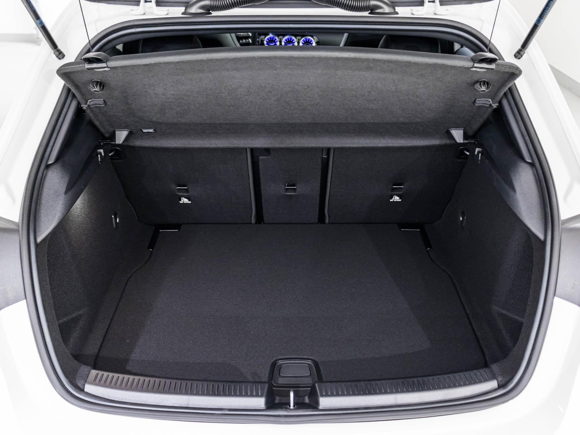 MERCEDES-BENZ A 200 Night Star-image-13