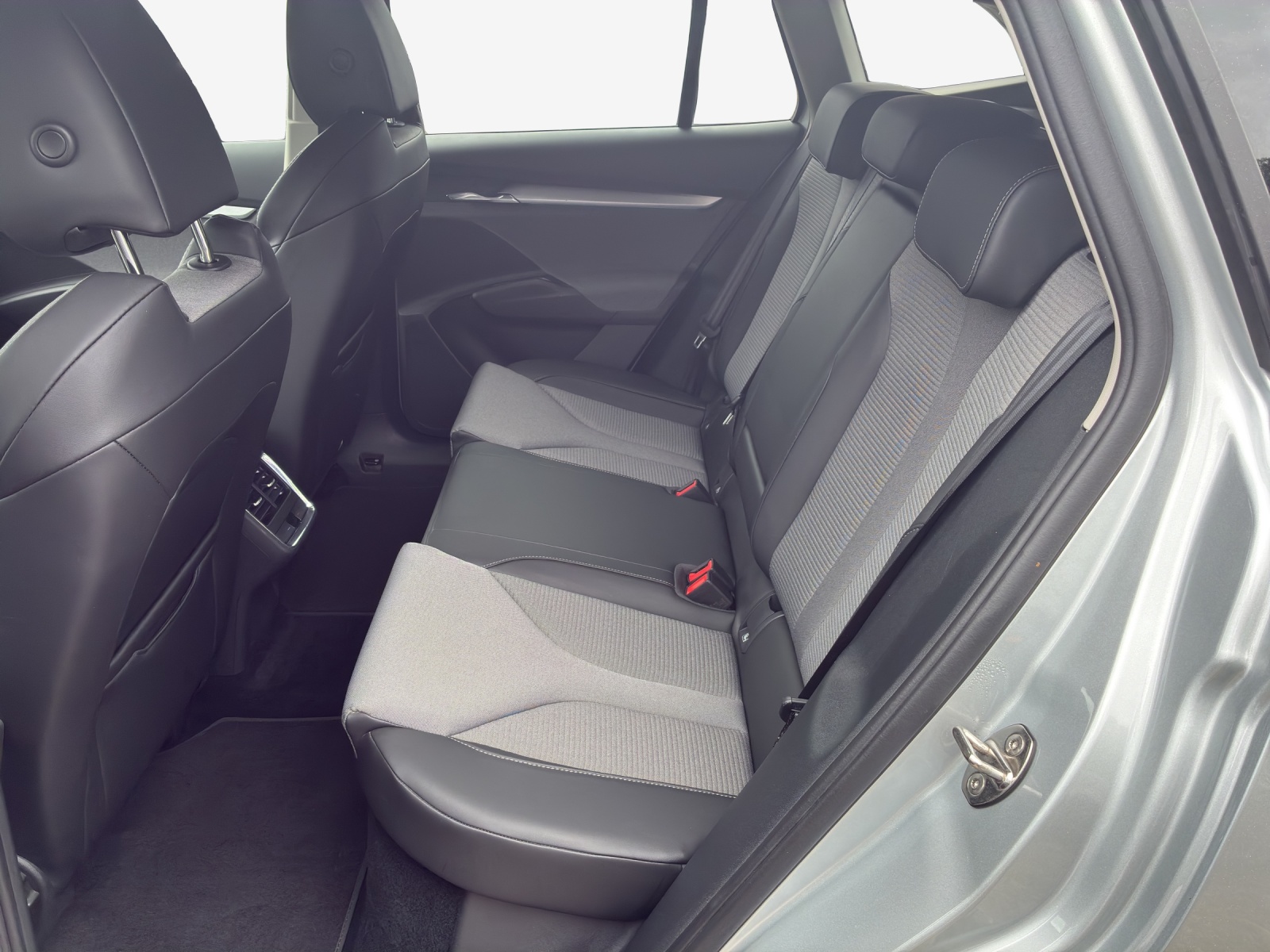 SKODA Enyaq iV 80x-image-12