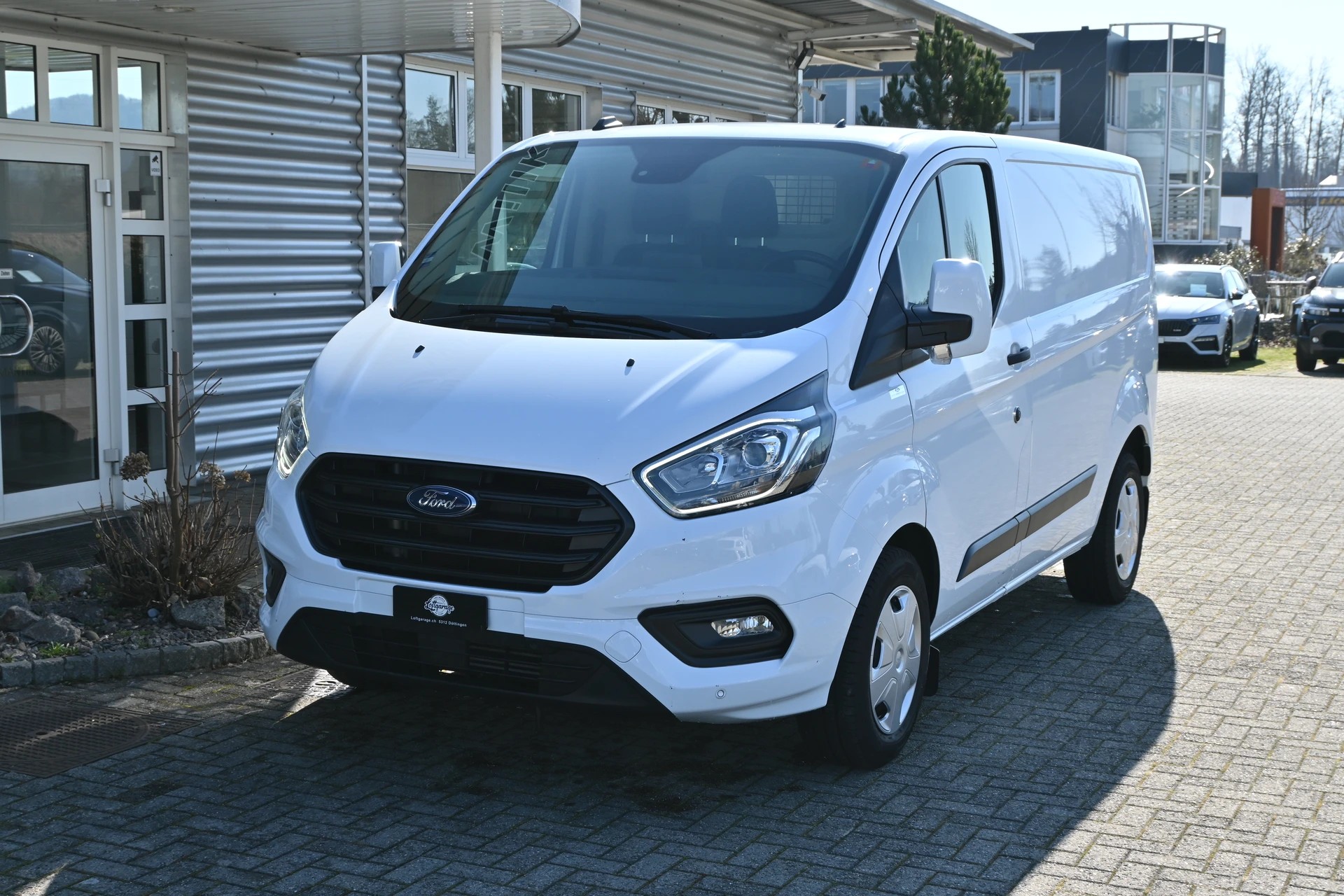 FORD Transit Custom Van 320 L1H1 Trend 3-Plätzer + Einrichtung + CH Auto-image-1