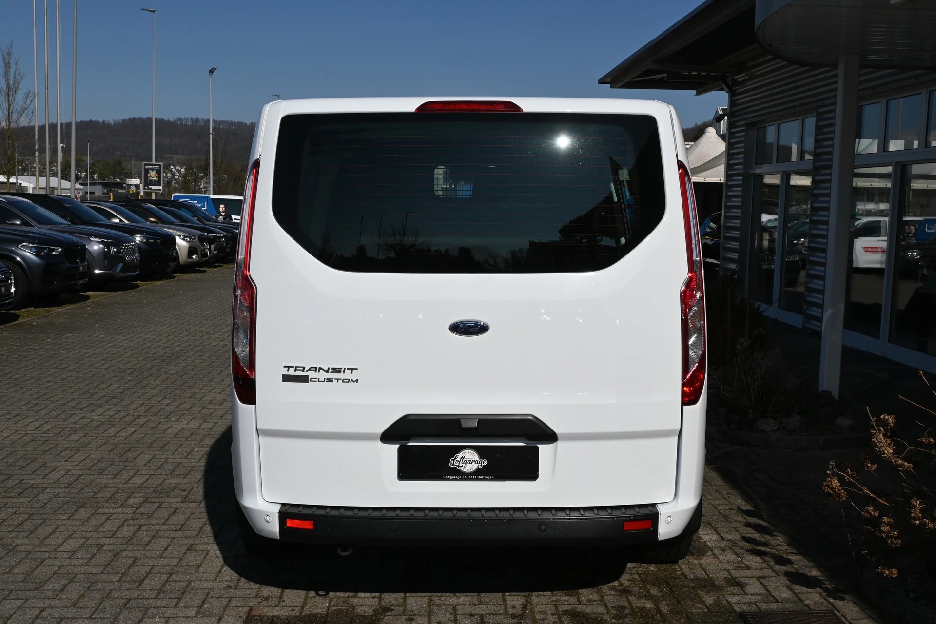 FORD Transit Custom Van 320 L1H1 Trend 3-Plätzer + Einrichtung + CH Auto-image-3