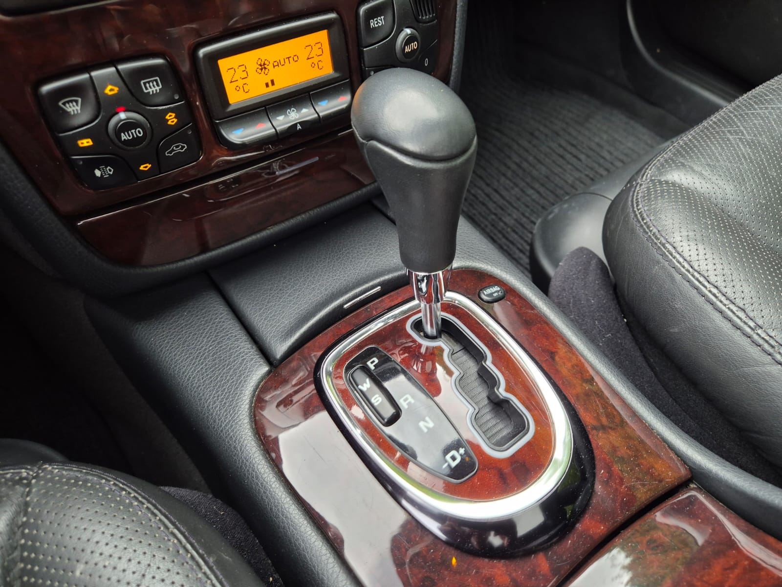 MERCEDES-BENZ S 55 AMG-image-26