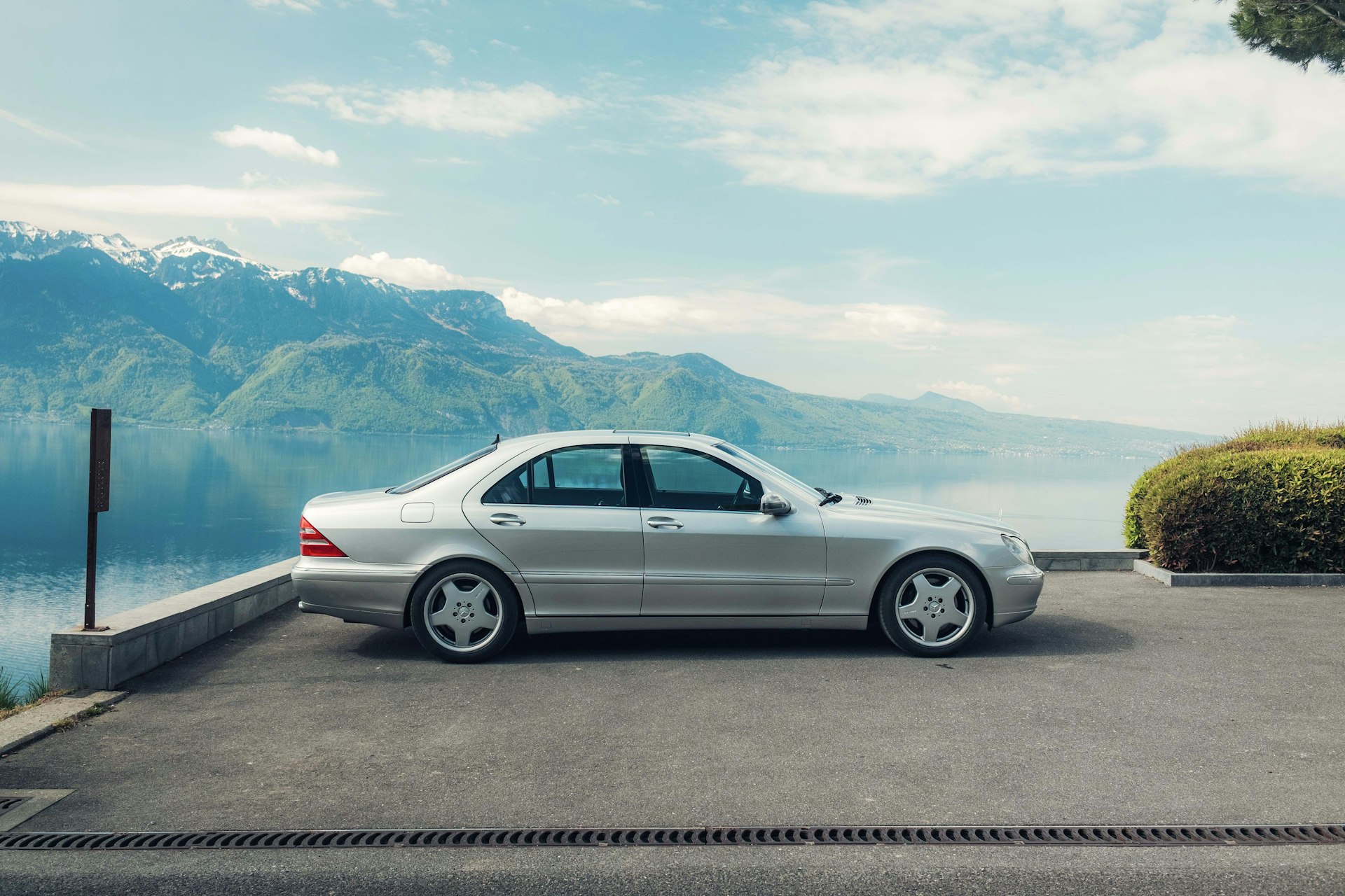 MERCEDES-BENZ S 55 AMG-showroom-element-1