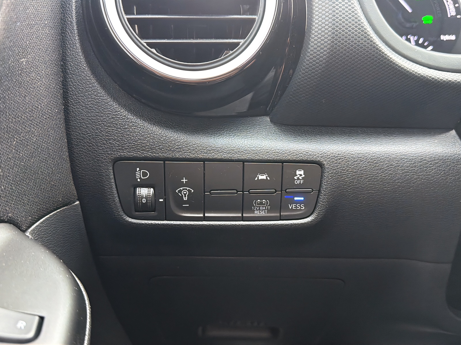 HYUNDAI Kona 1.6 GDi HEV Vertex DCT-image-19