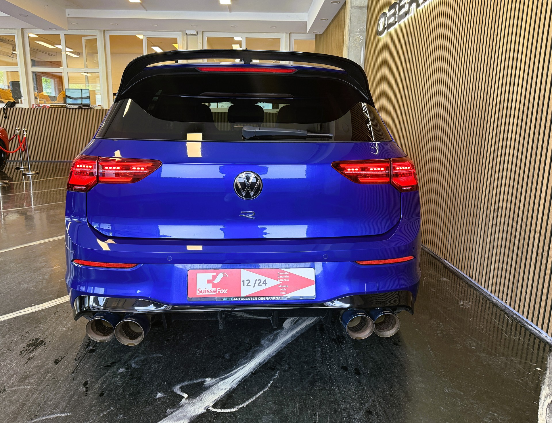 VW Golf 2.0 TSI R DSG 4Motion-image-2