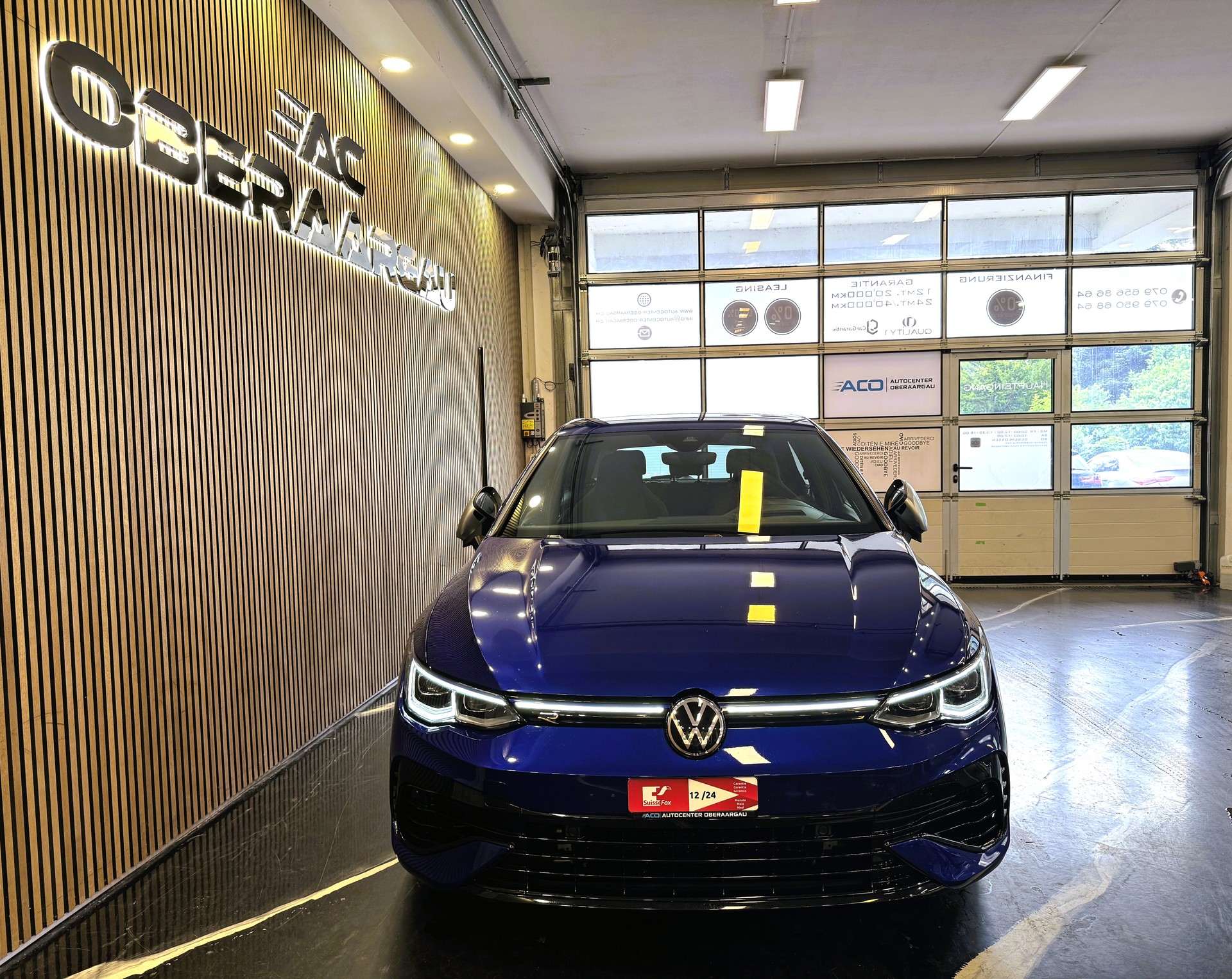 VW Golf 2.0 TSI R DSG 4Motion-showroom-element-1