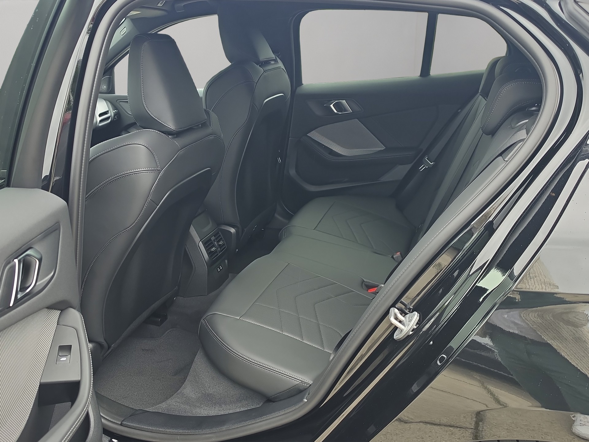 BMW 123 xDrive M Sport Steptronic-image-17