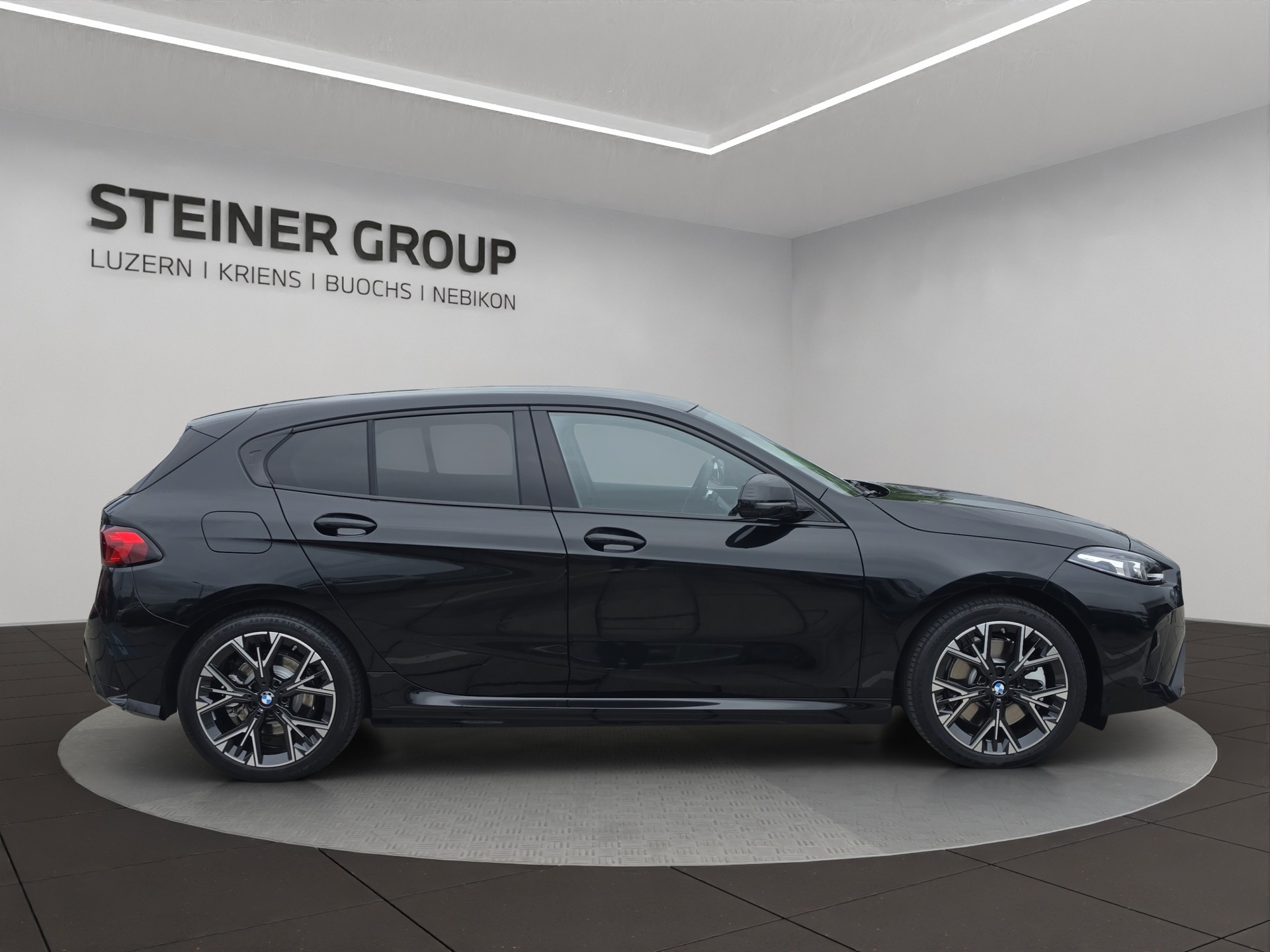 BMW 123 xDrive M Sport Steptronic-image-3