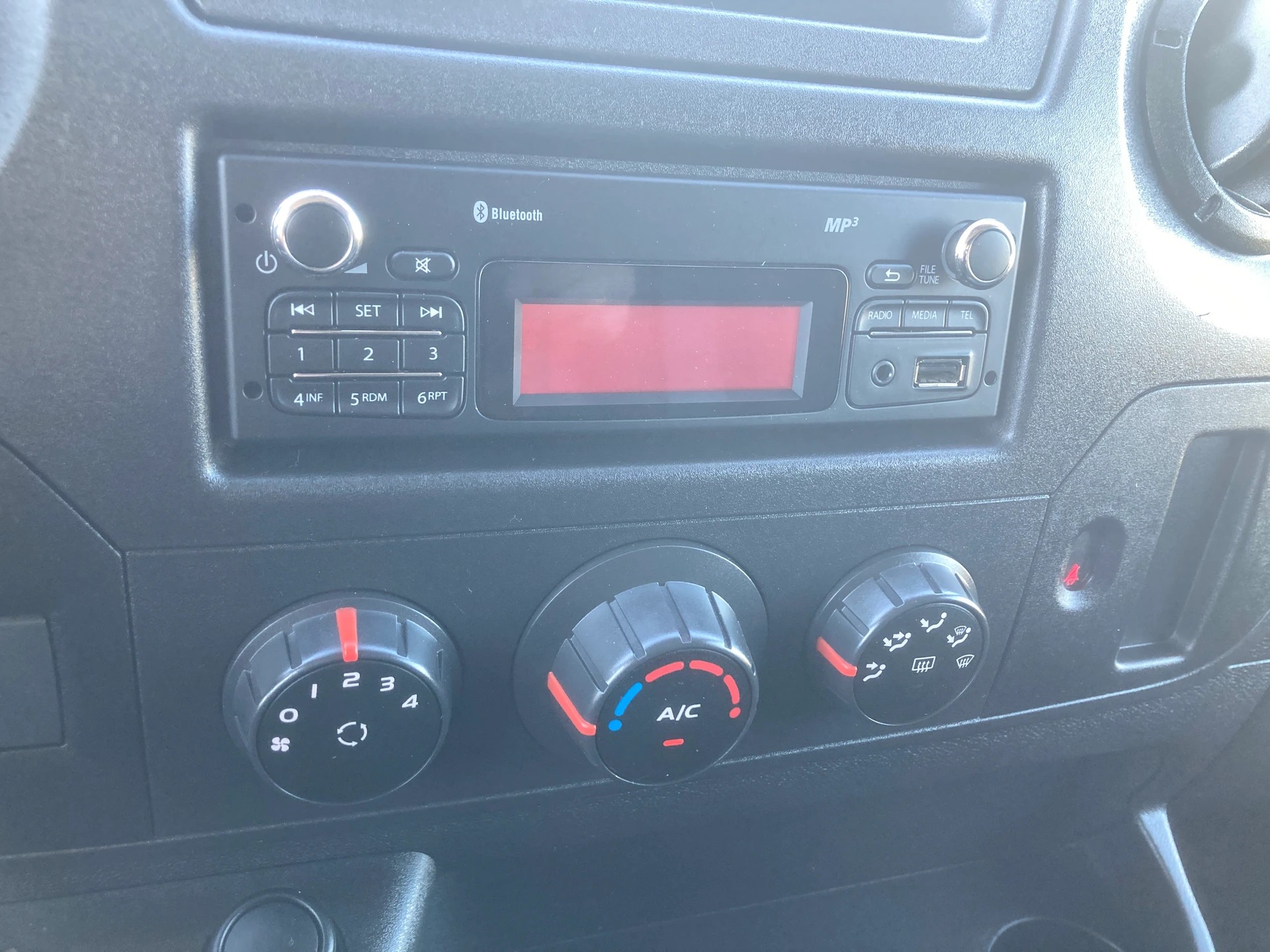 RENAULT Master T35 2.3dCi 130 L2H2-image-11