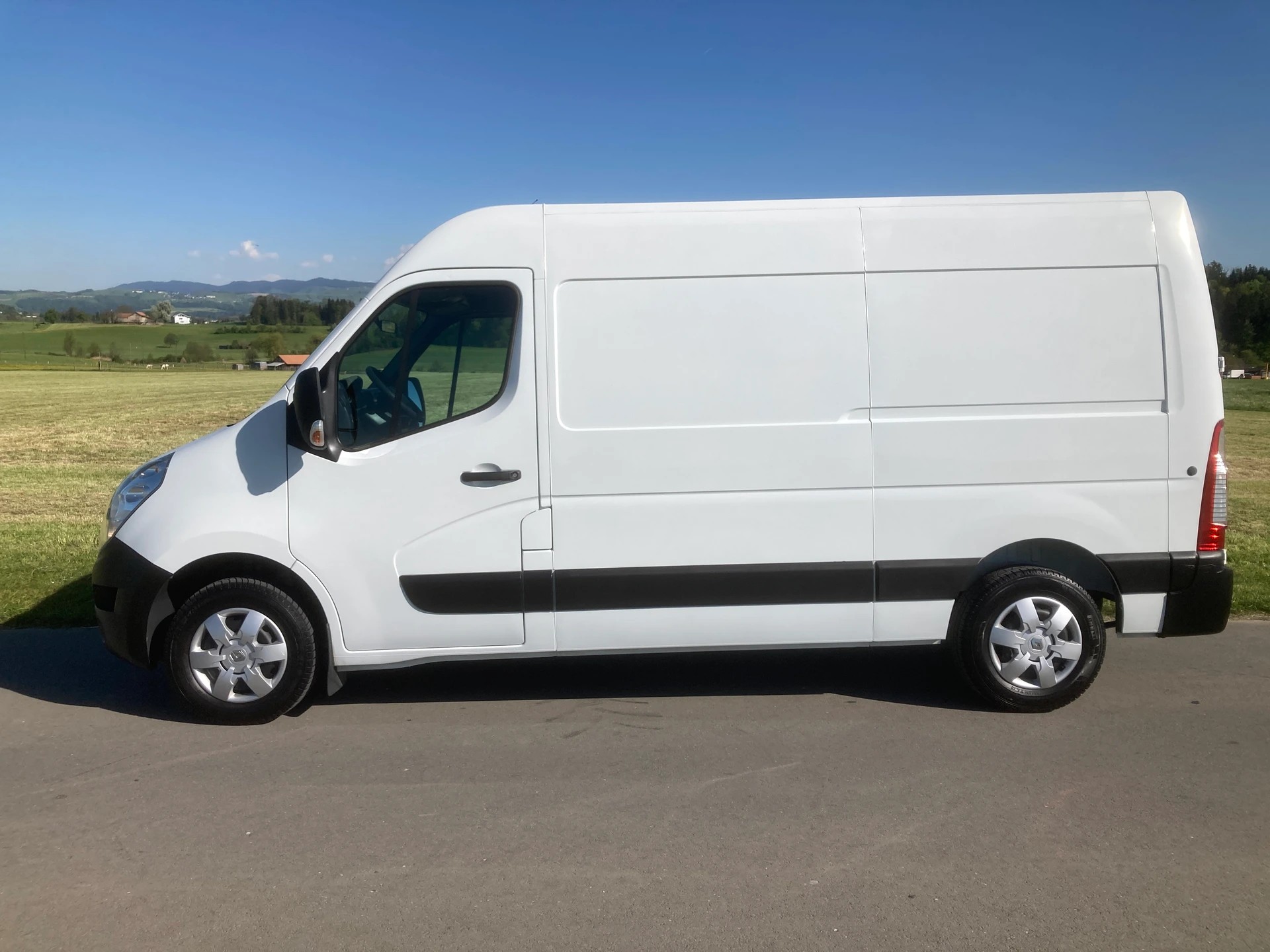RENAULT Master T35 2.3dCi 130 L2H2-image-4
