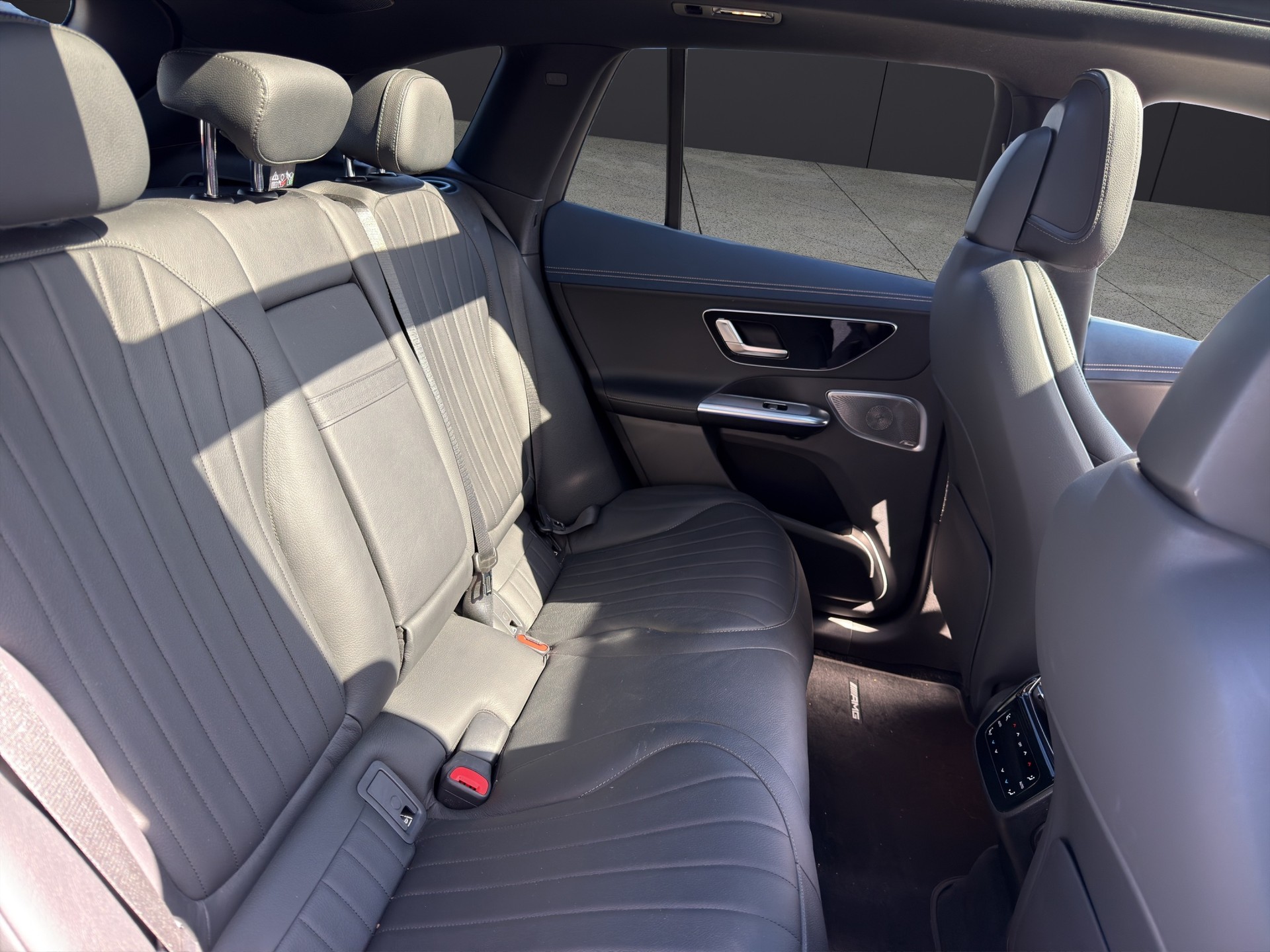 MERCEDES-BENZ EQE SUV 500 4 Matic Executive Edition-image-9