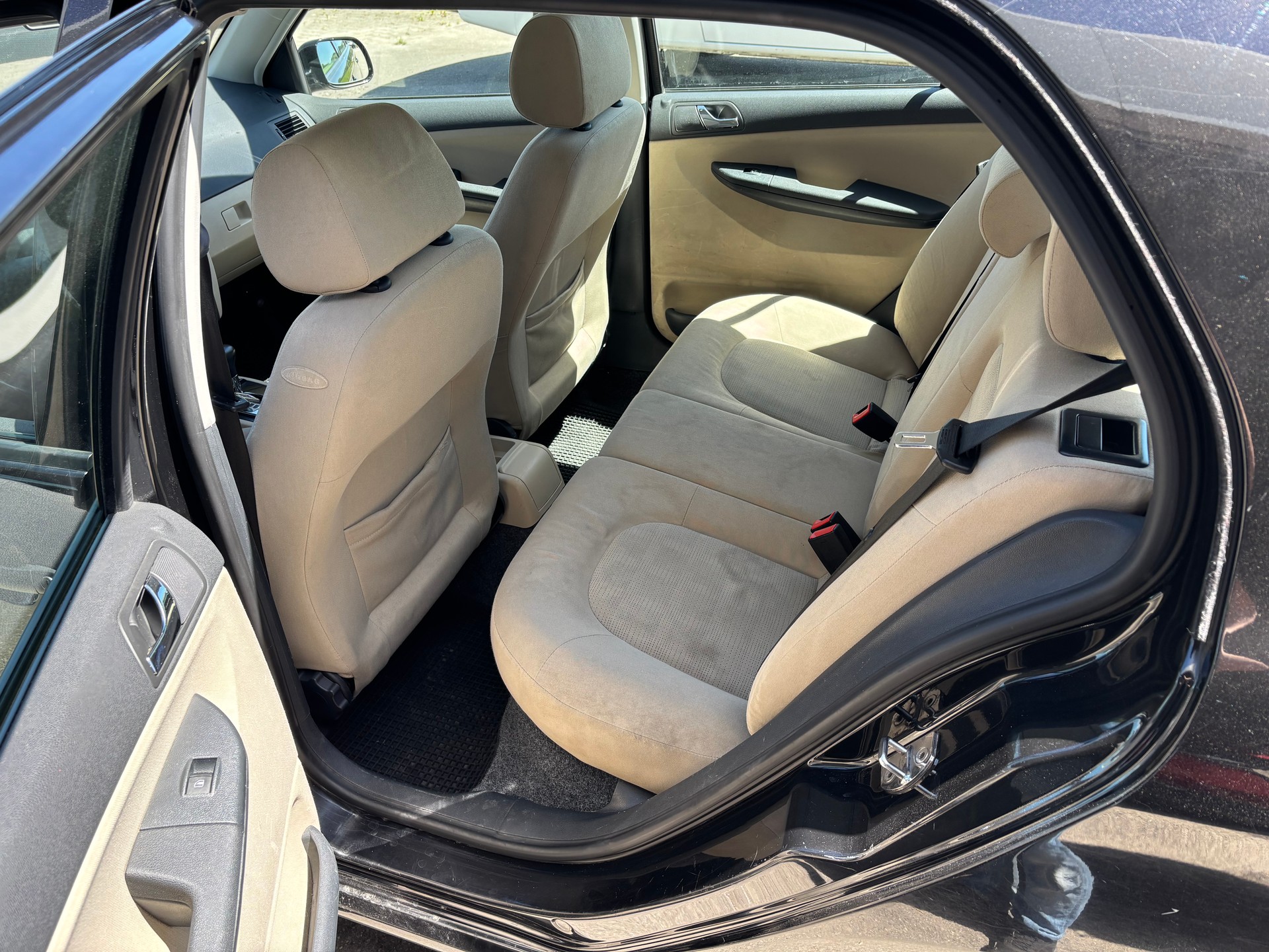 SKODA Fabia 1.4 16V Elegance-image-5