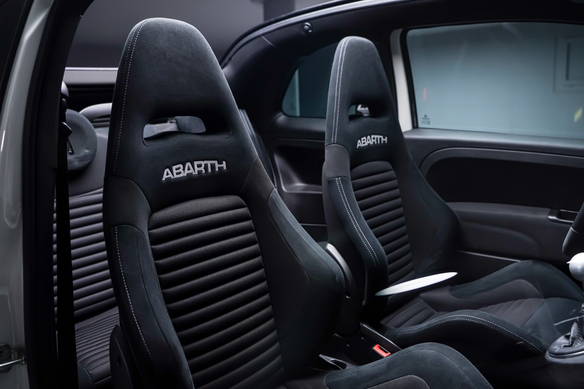 FIAT 595C 1.4 16V Turbo Abarth Competizione-image-21
