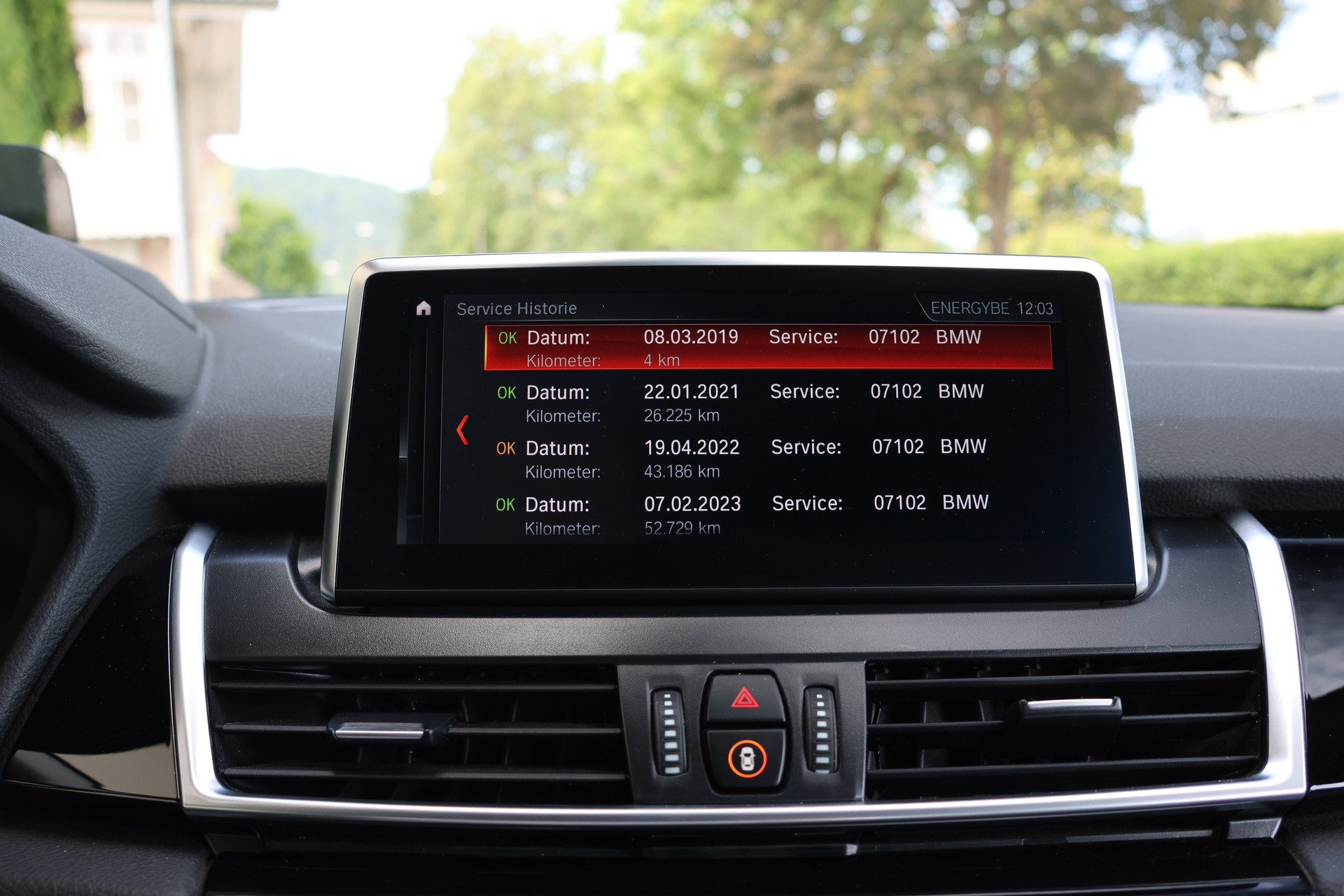 BMW 218d xDrive Active Tourer Steptronic Sport Line-image-23