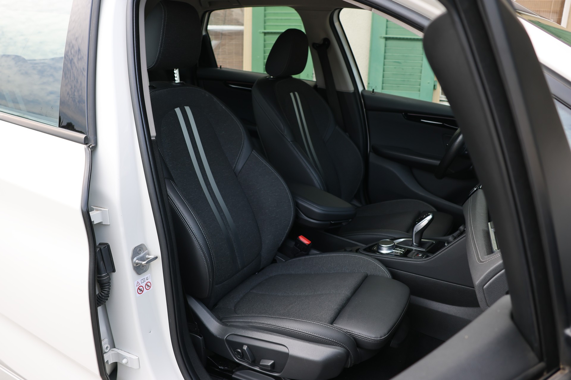 BMW 218d xDrive Active Tourer Steptronic Sport Line-image-9