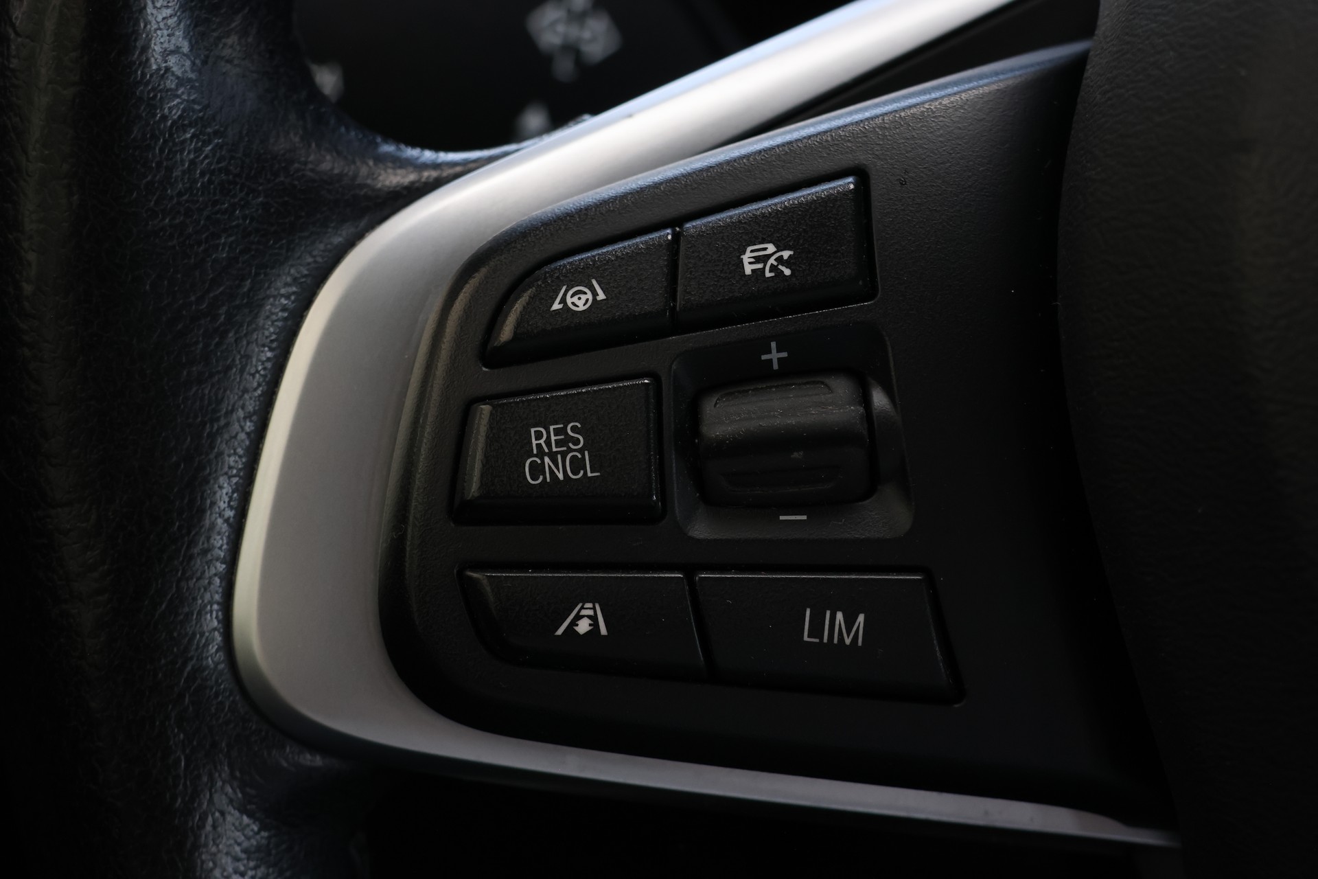 BMW 218d xDrive Active Tourer Steptronic Sport Line-image-14