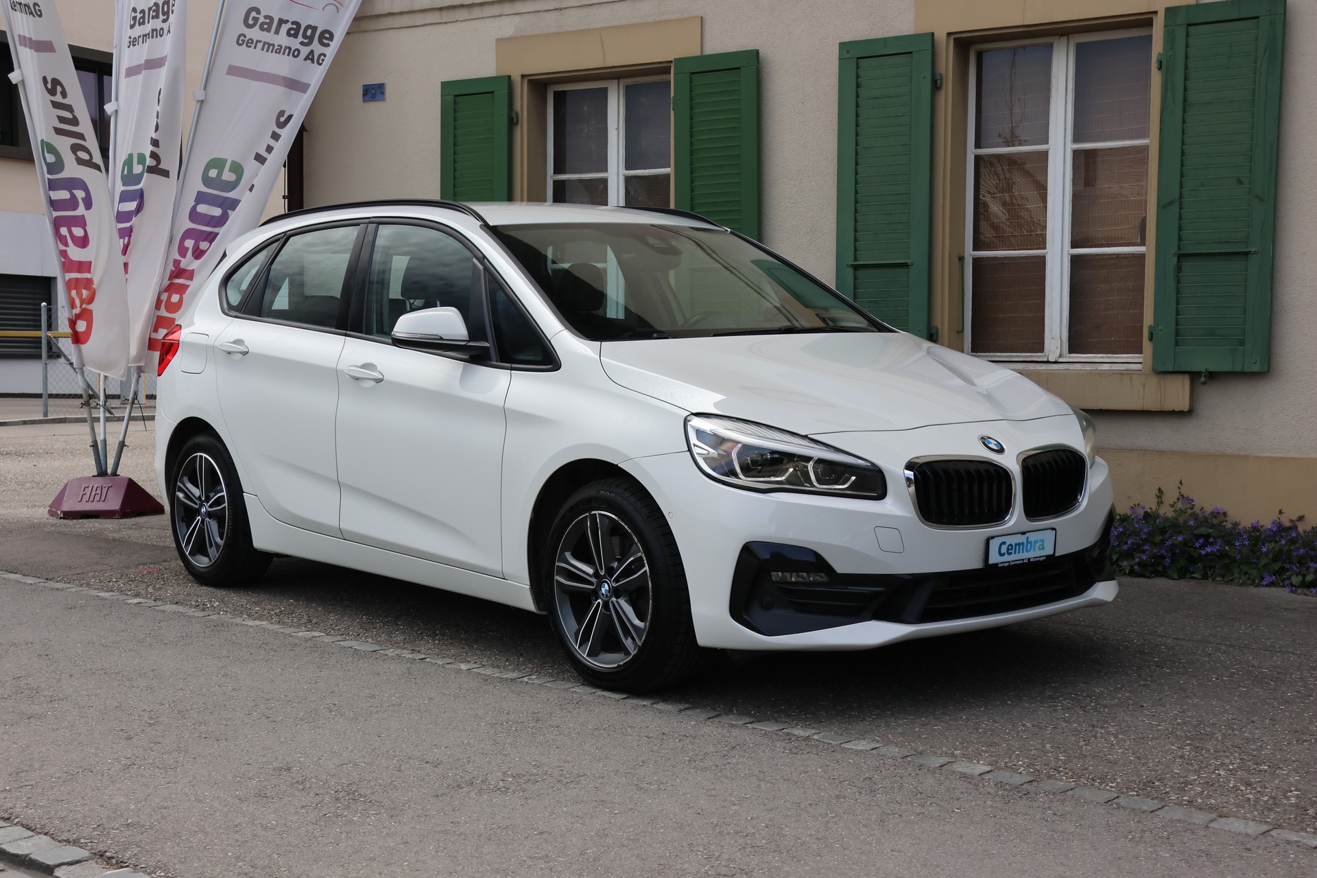 BMW 218d xDrive Active Tourer Steptronic Sport Line-image-2