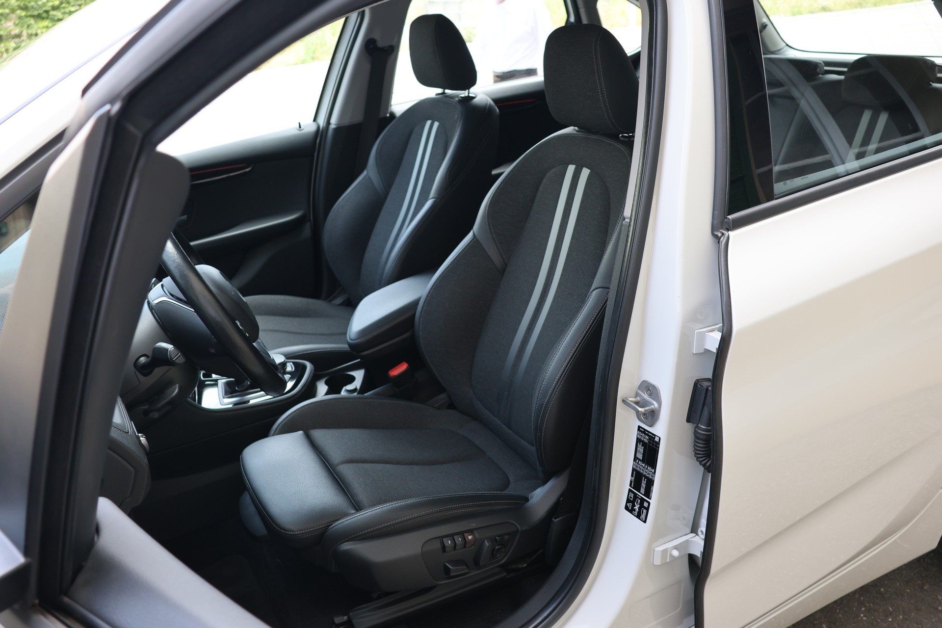 BMW 218d xDrive Active Tourer Steptronic Sport Line-image-10