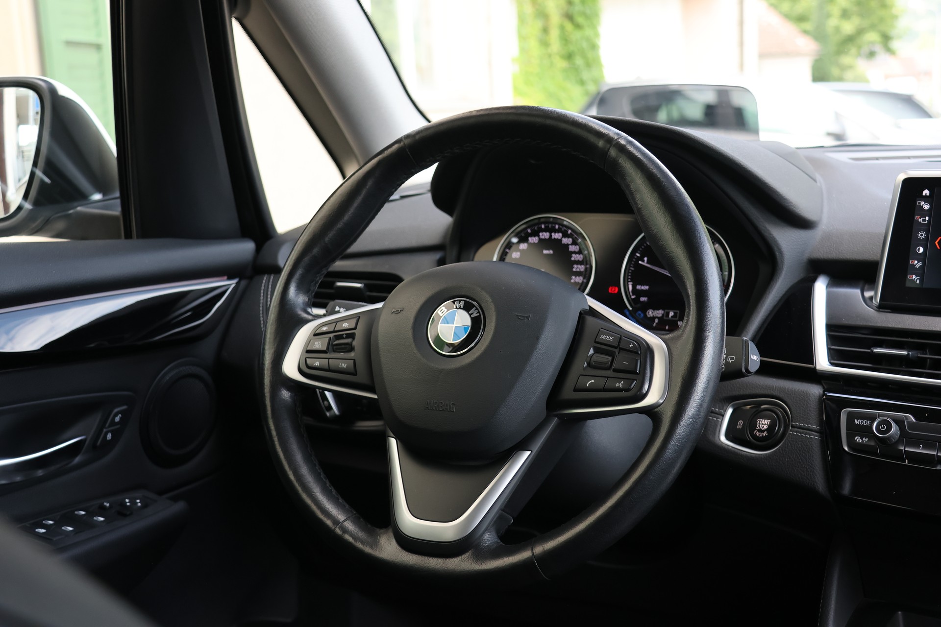 BMW 218d xDrive Active Tourer Steptronic Sport Line-image-13