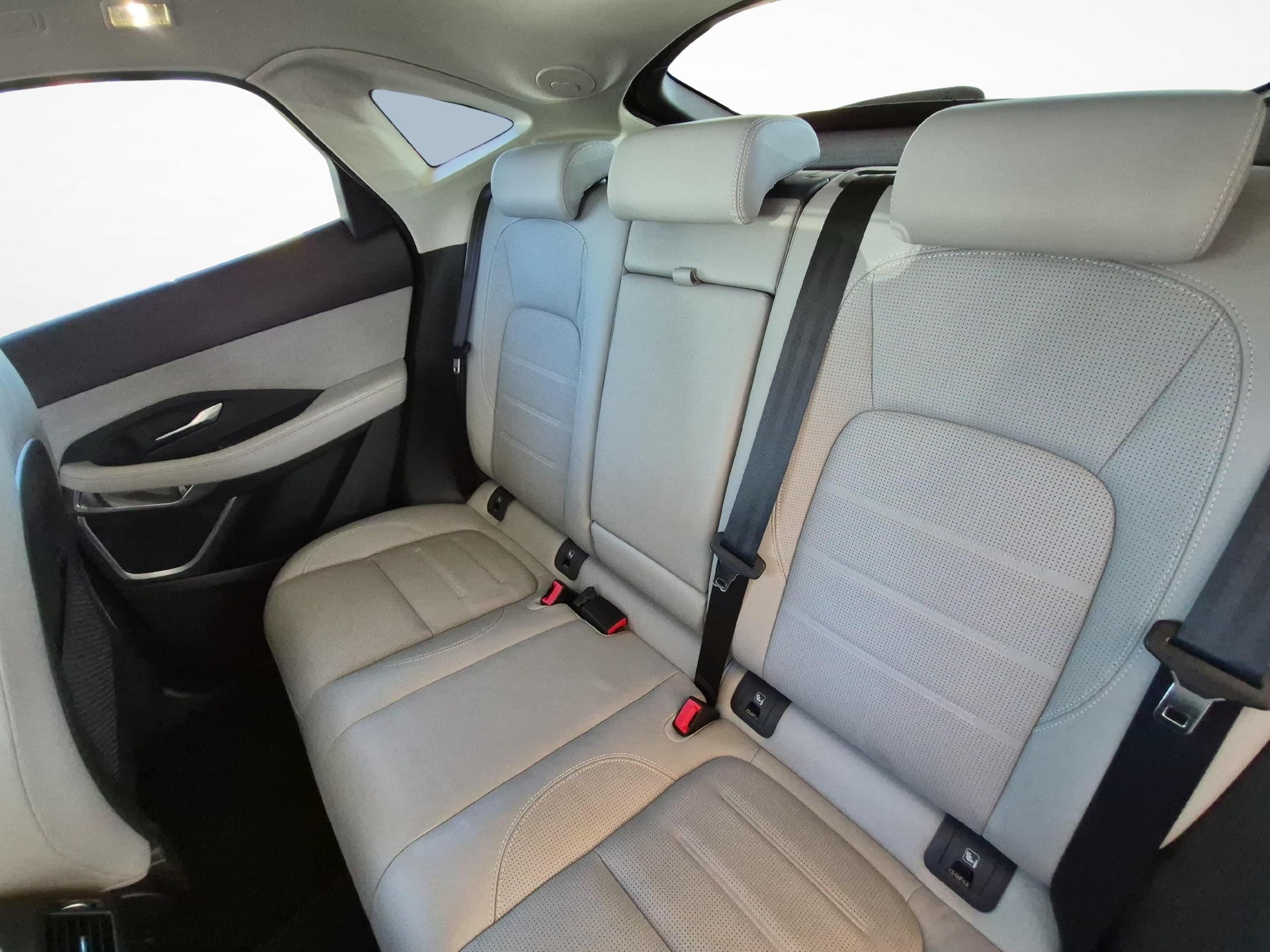 JAGUAR E-Pace 1.5 T 300e R-Dynamic HSE AWD / ab 0,99% Leasing bei Abschluss einer Protect Autoversicherung-image-11