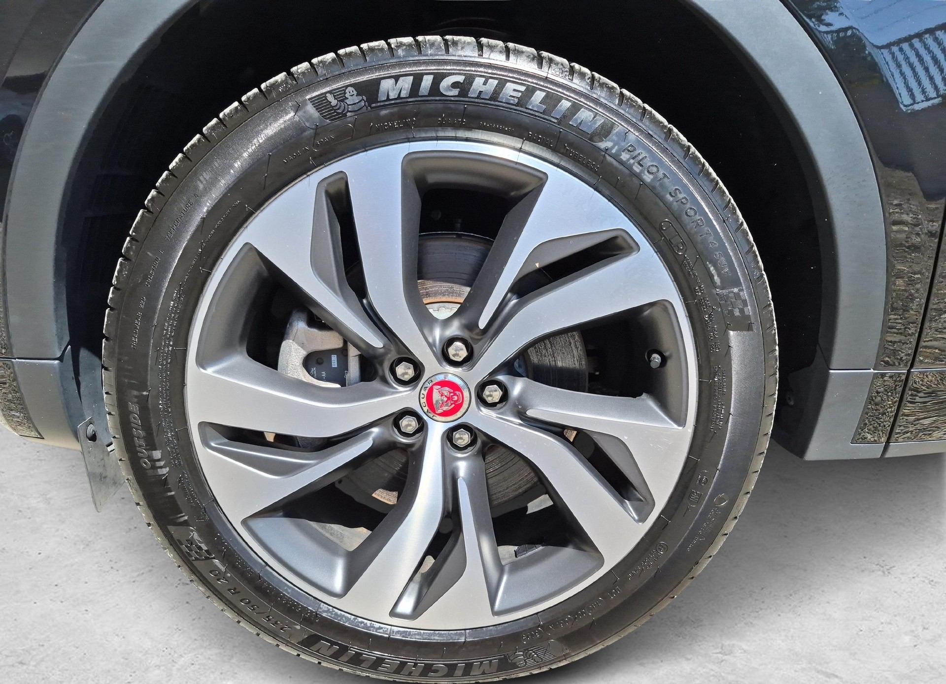 JAGUAR E-Pace 1.5 T 300e R-Dynamic HSE AWD / ab 0,99% Leasing bei Abschluss einer Protect Autoversicherung-image-20