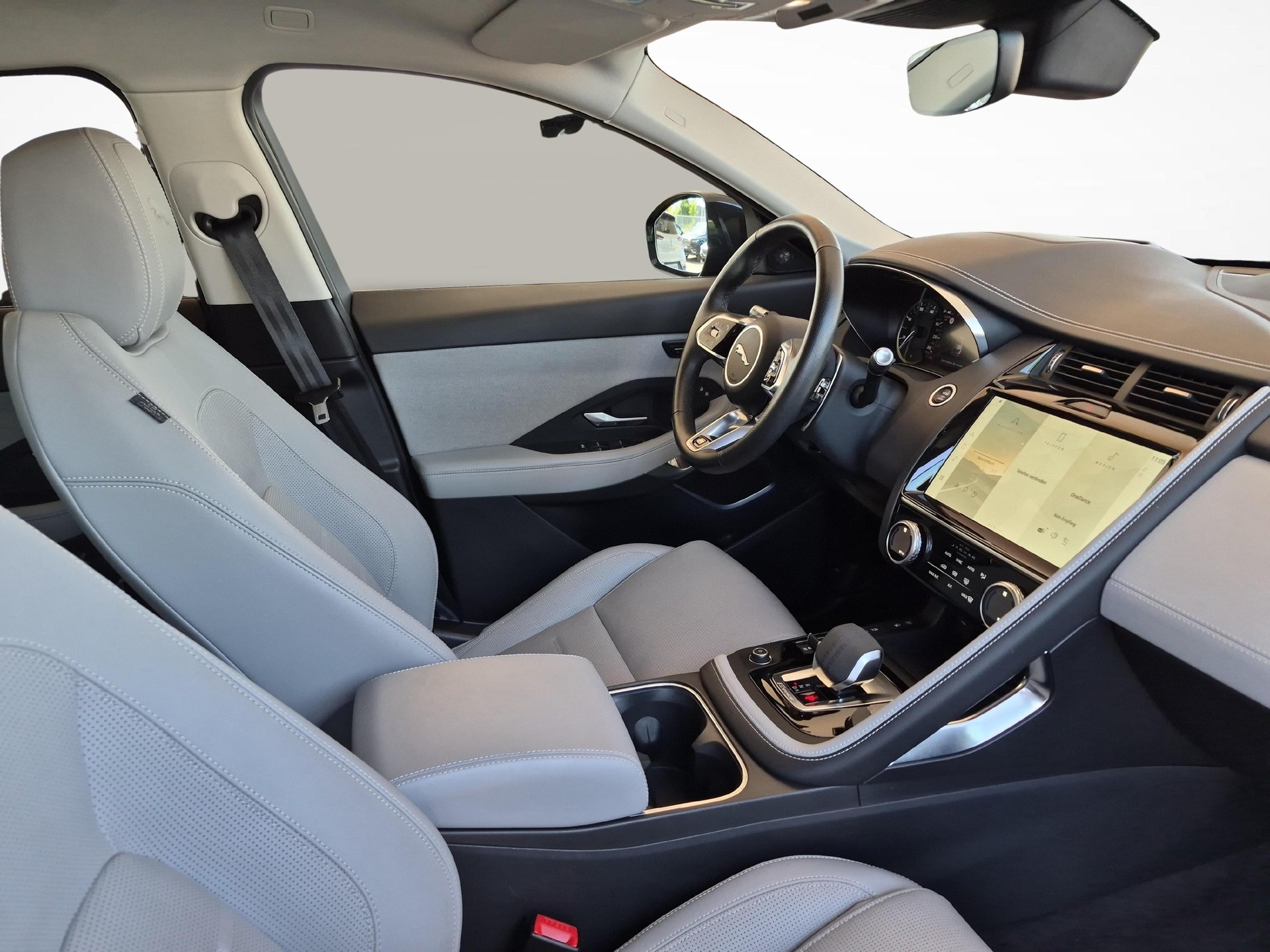 JAGUAR E-Pace 1.5 T 300e R-Dynamic HSE AWD / ab 0,99% Leasing bei Abschluss einer Protect Autoversicherung-image-10