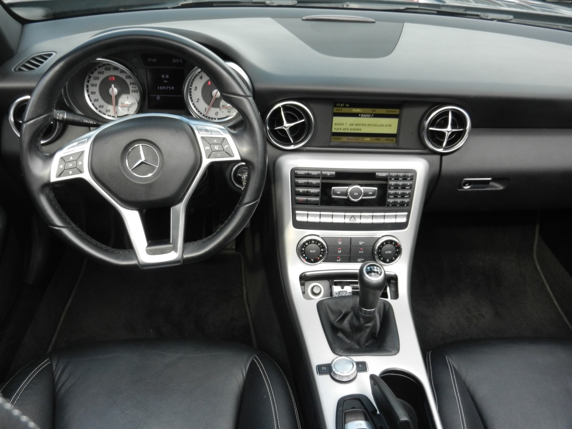 MERCEDES-BENZ SLK 200-image-8