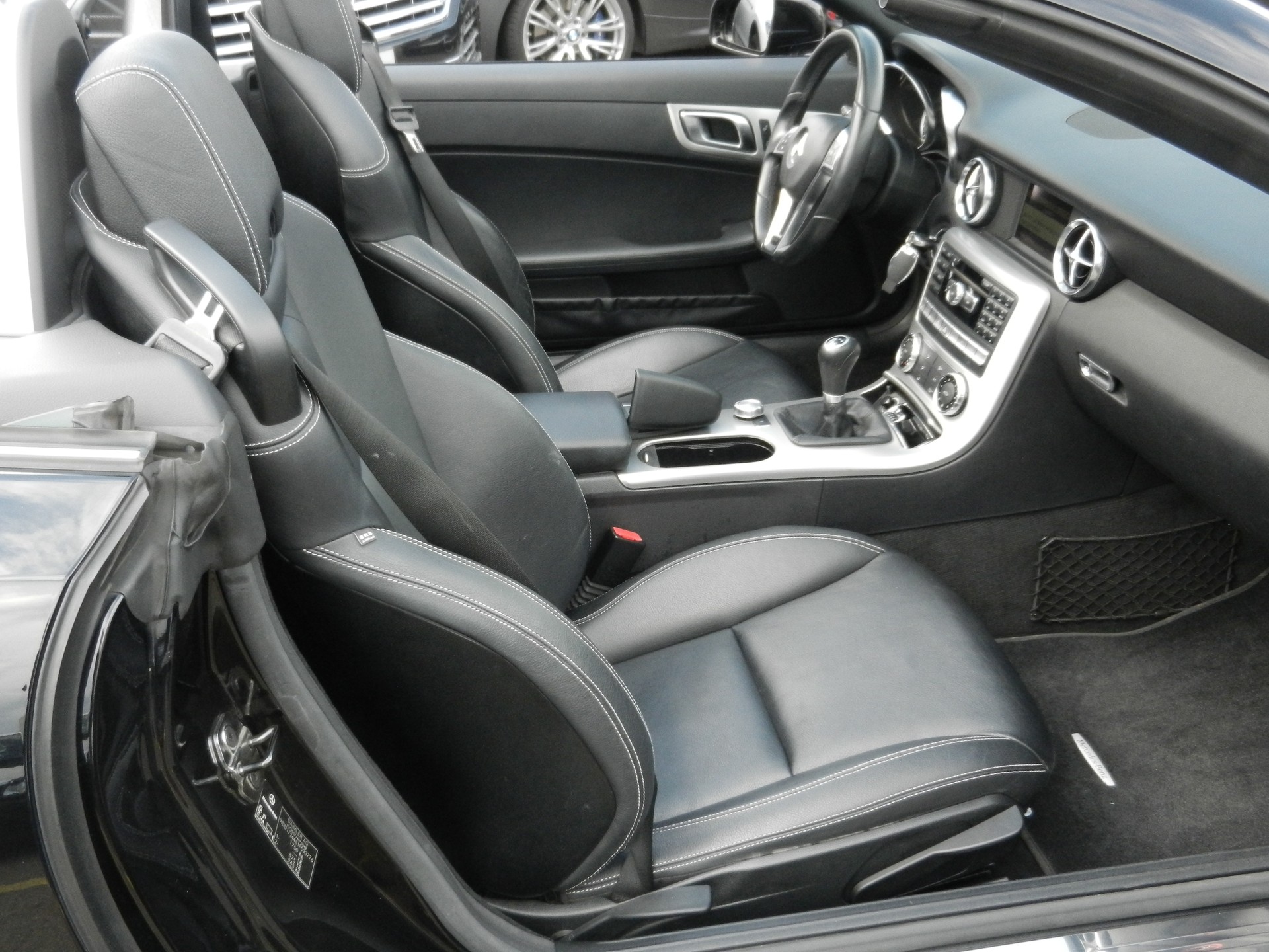 MERCEDES-BENZ SLK 200-image-9