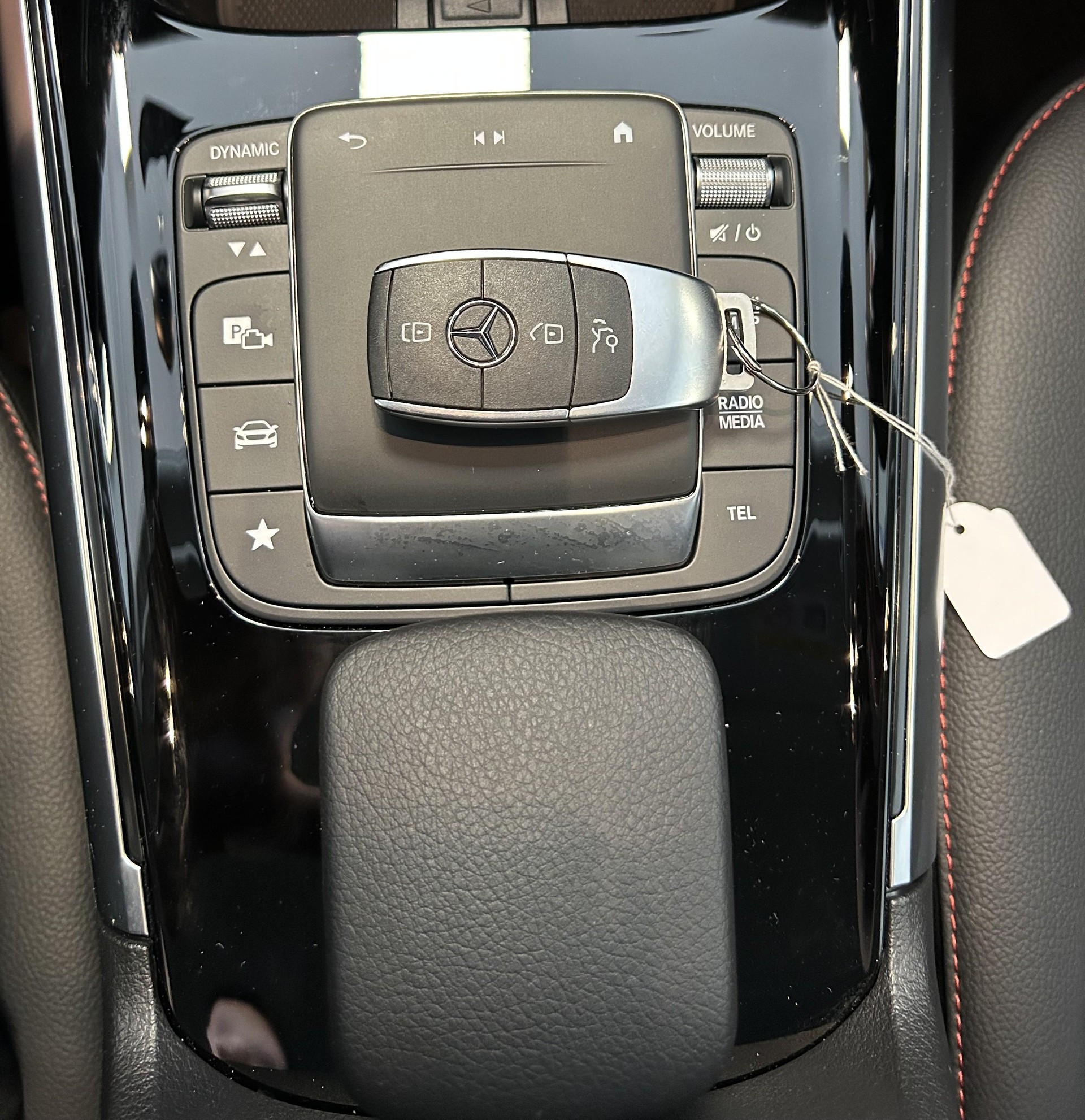 MERCEDES-BENZ GLA 200 AMG Line-image-14