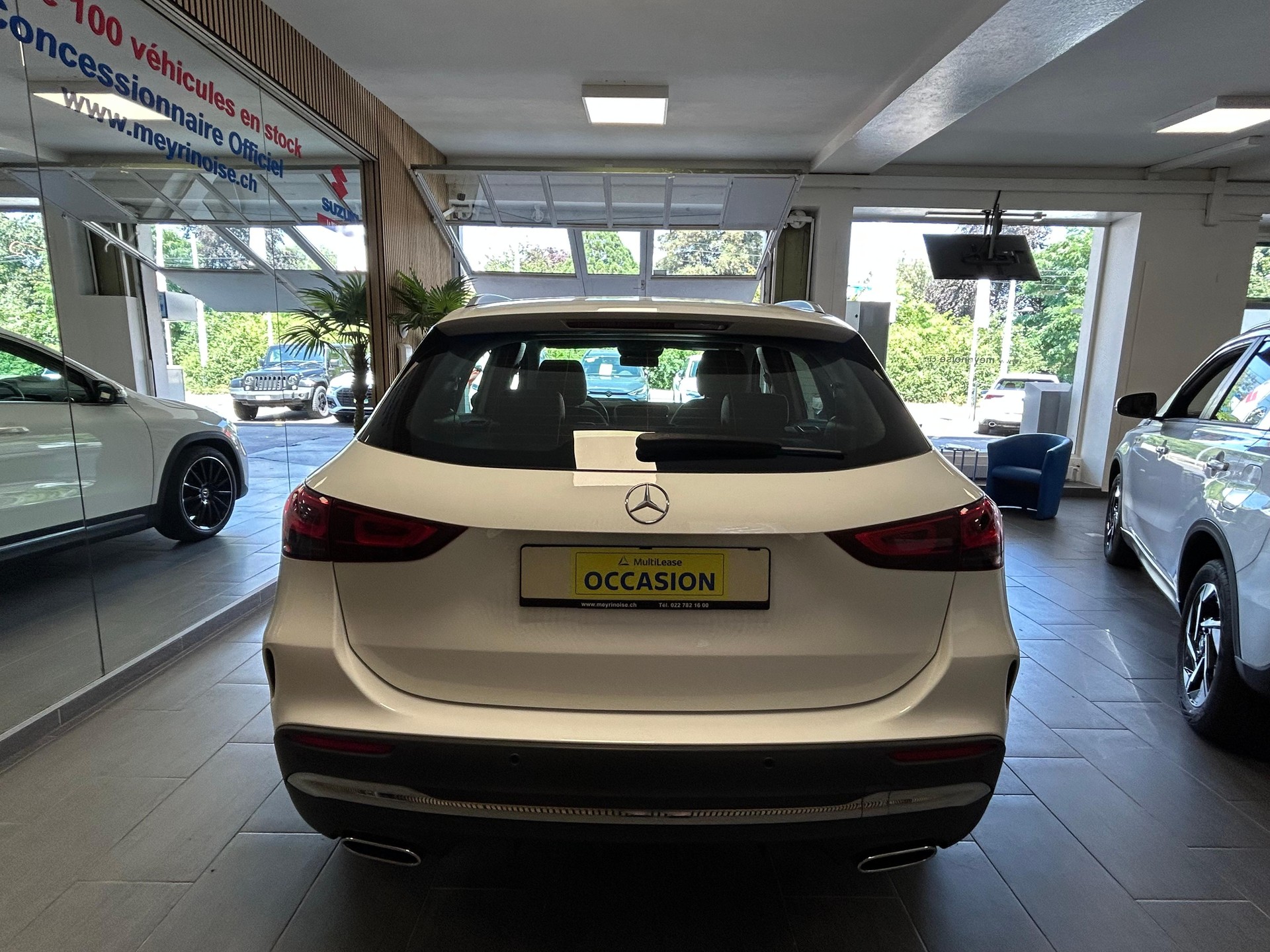 MERCEDES-BENZ GLA 200 AMG Line-image-5