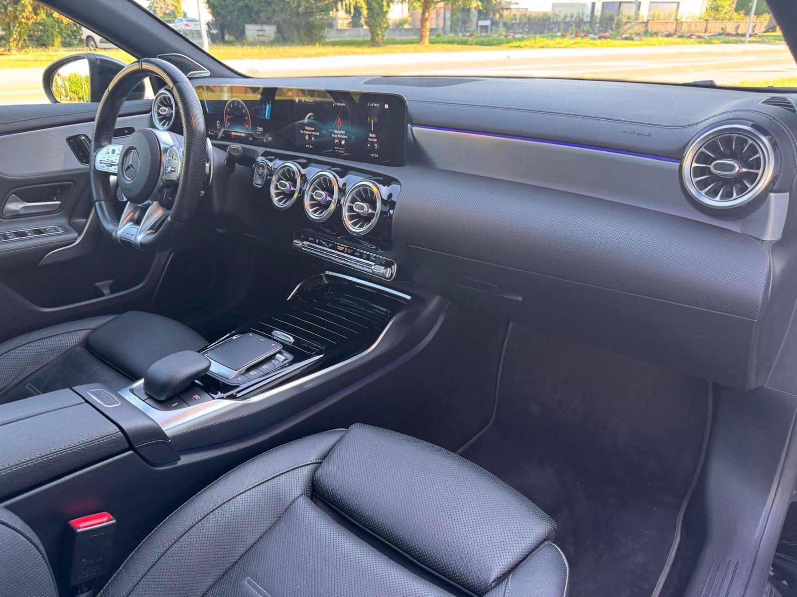 MERCEDES-BENZ A 45 S AMG 4Matic+ Speedshift-image-4