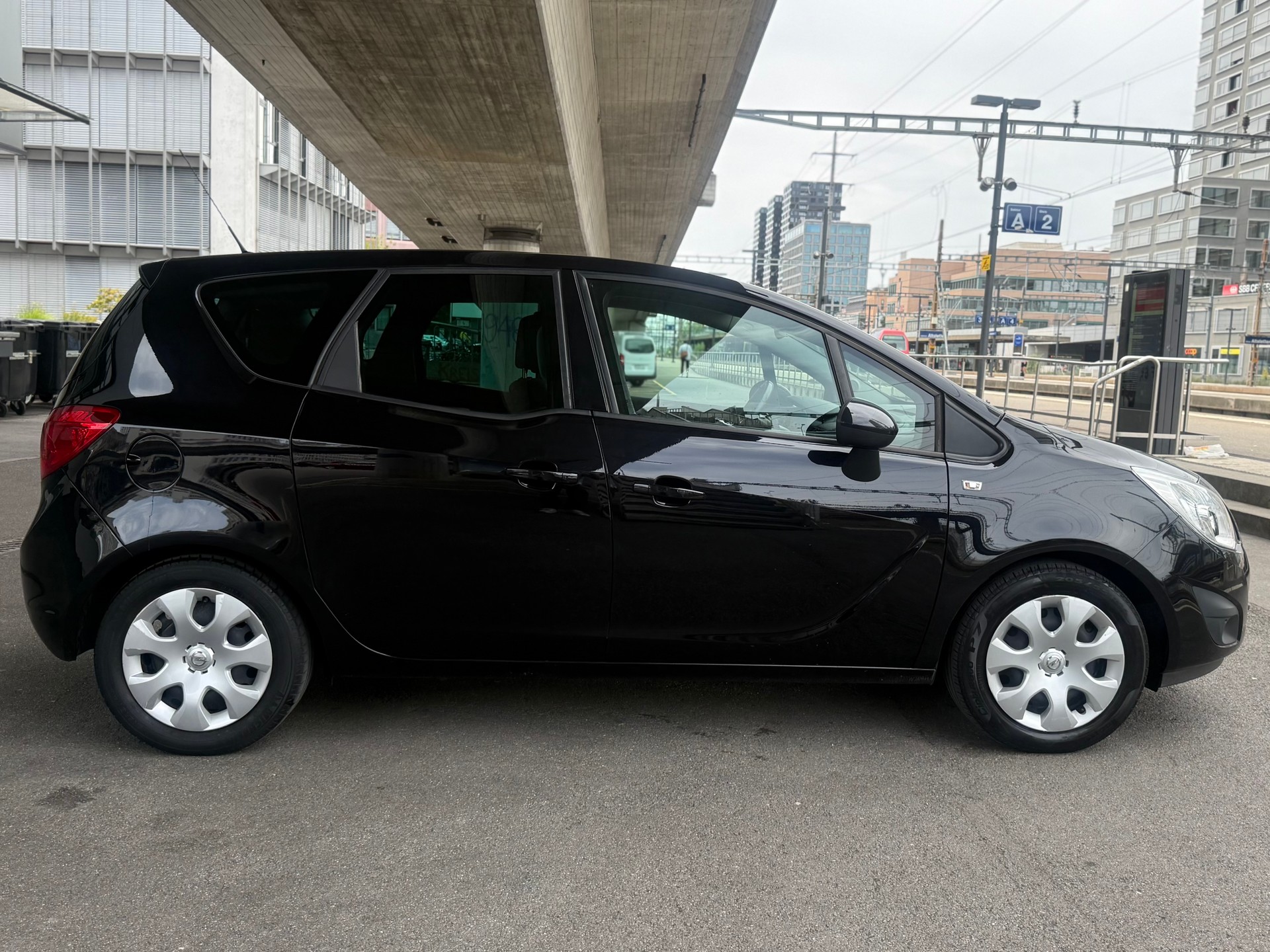 OPEL Meriva 1.4 Turbo Enjoy-image-3