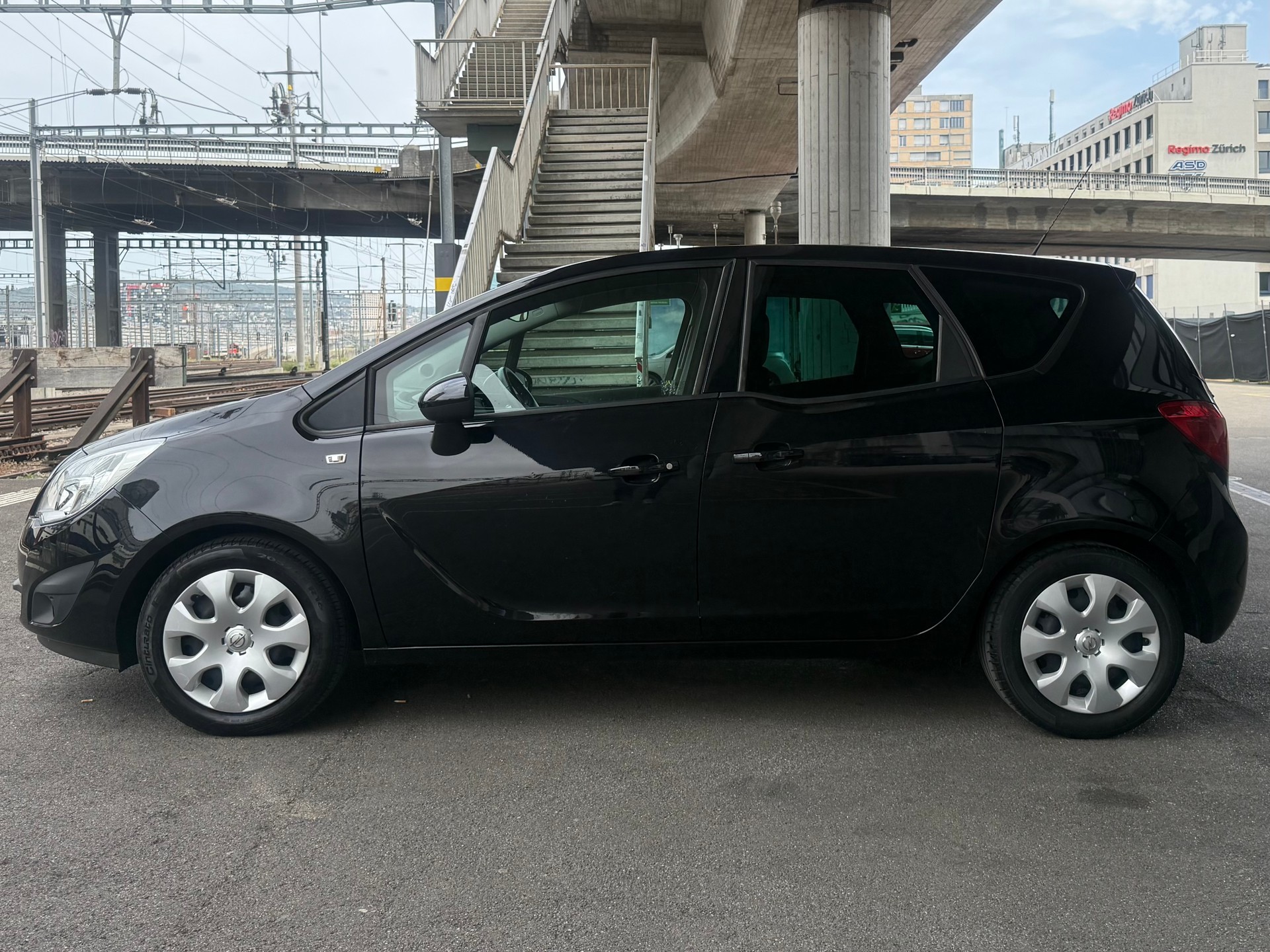 OPEL Meriva 1.4 Turbo Enjoy-image-4