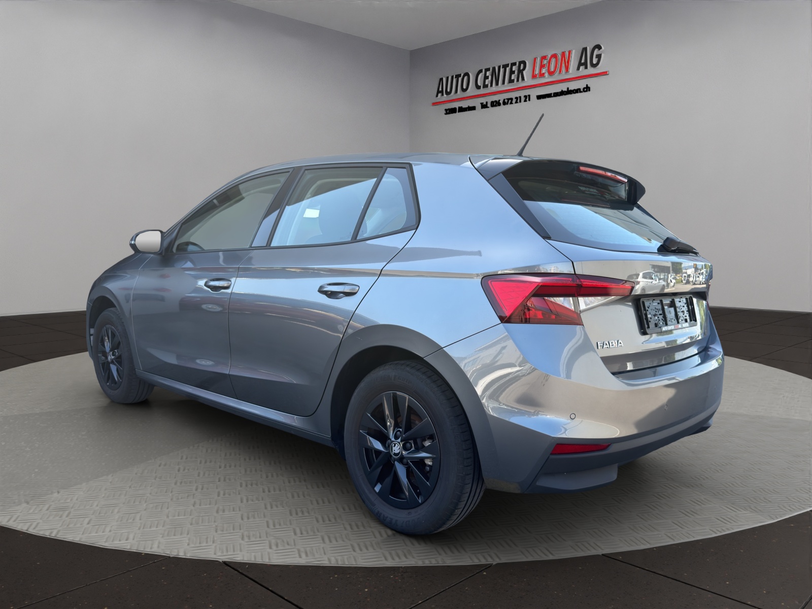 SKODA Fabia 1.0 MPI Young Edition-image-3