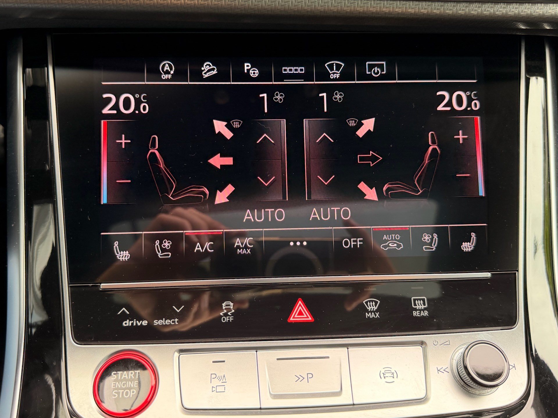AUDI RS Q8 PERFORMANCE 4.0 TFSI QUATTRO *** FACELIFT & VOLLAUSSTATTUNG ***-image-21
