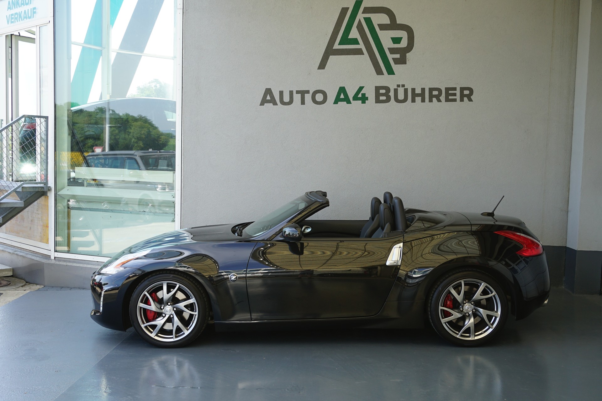 NISSAN 370 Z Roadster Pack-image-0