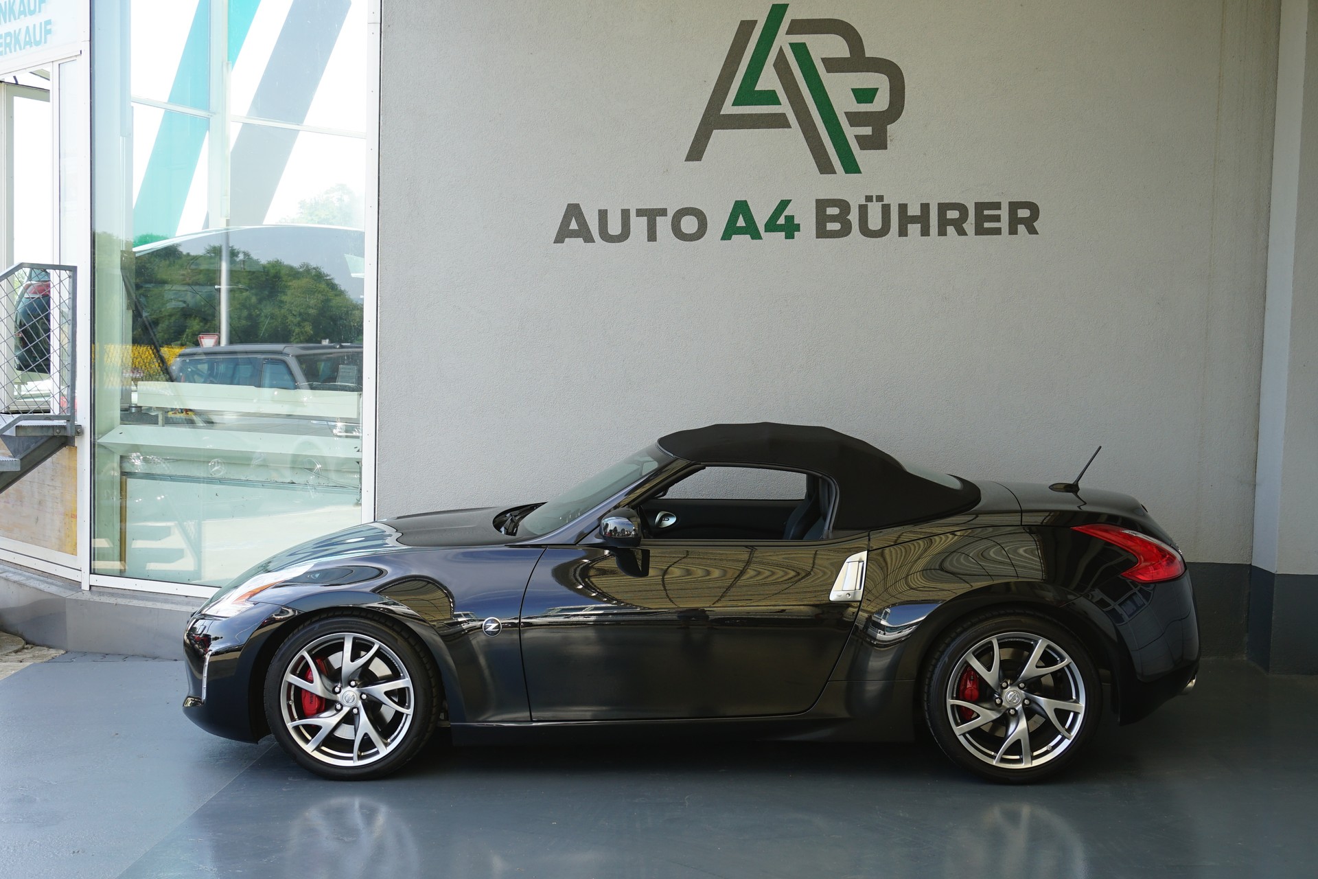 NISSAN 370 Z Roadster Pack-image-1