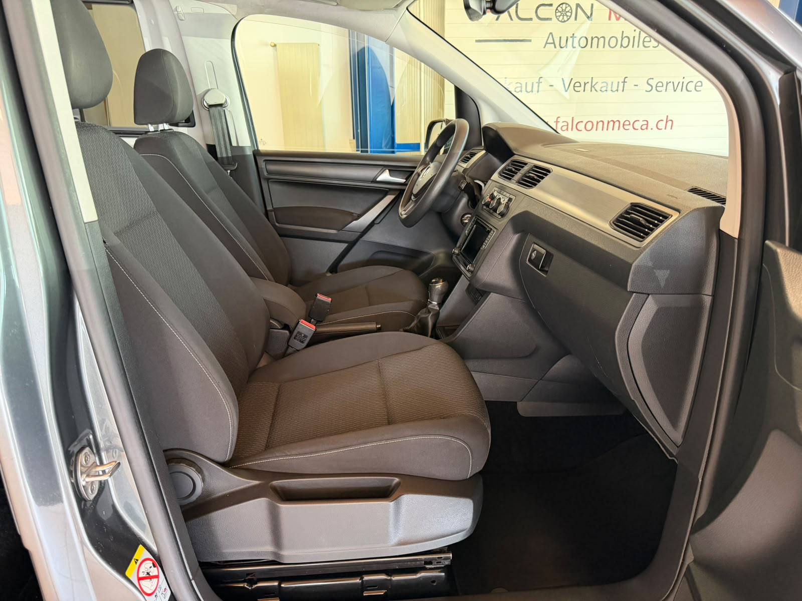VW Caddy Maxi 2.0 TDI Comfortline 4Motion-image-19