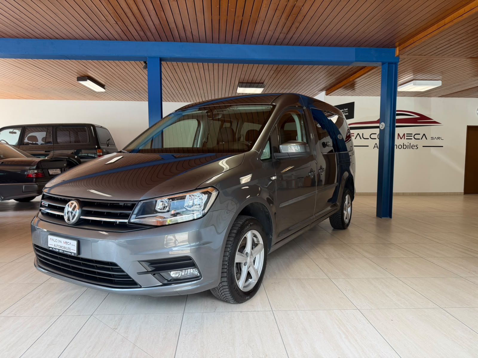 VW Caddy Maxi 2.0 TDI Comfortline 4Motion-image-2