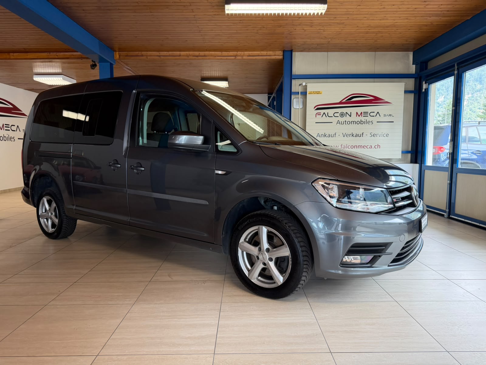 VW Caddy Maxi 2.0 TDI Comfortline 4Motion-image-0