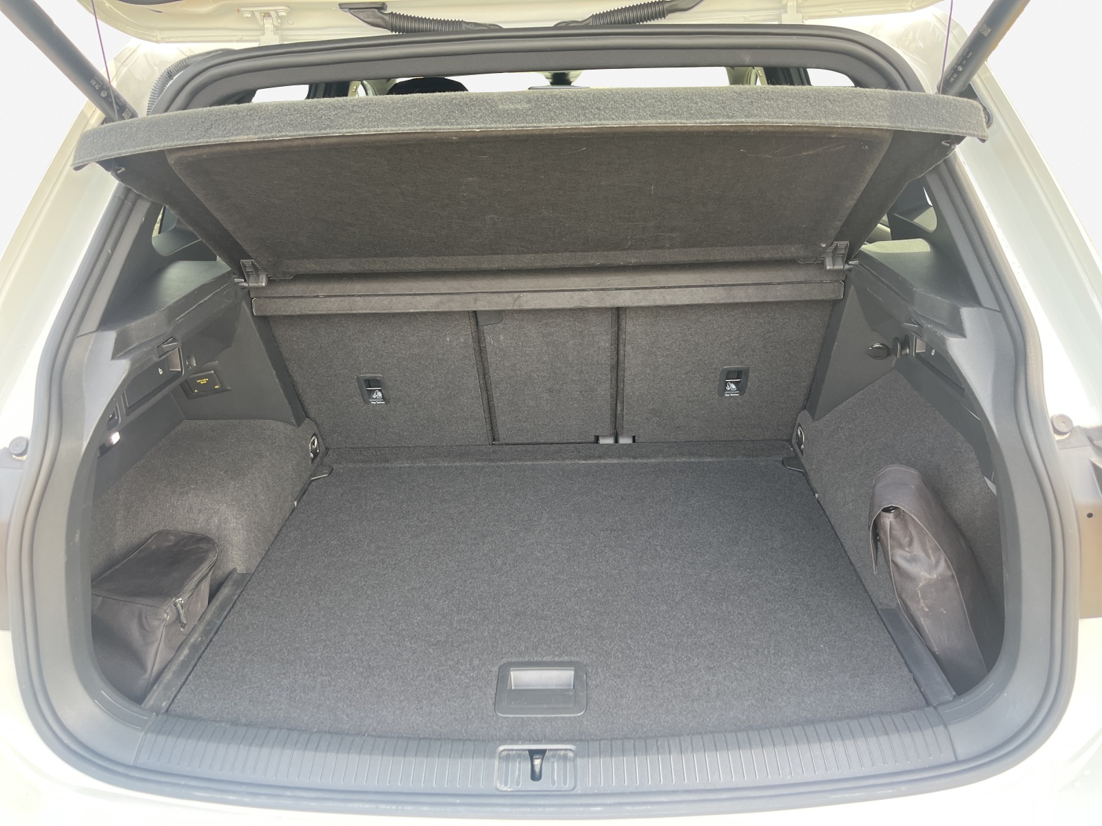 VW Tiguan 2.0 TDI SCR R-Line 4Motion DSG-image-12
