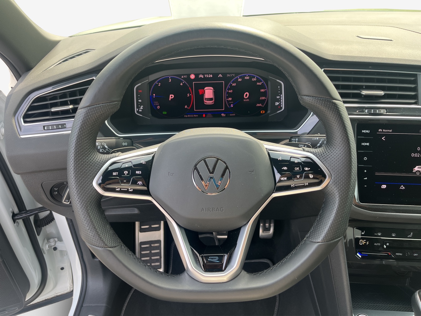 VW Tiguan 2.0 TDI SCR R-Line 4Motion DSG-image-9